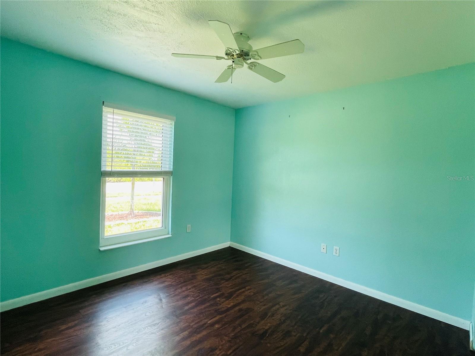 Image 8 of 22 For 13367 Darnell Avenue