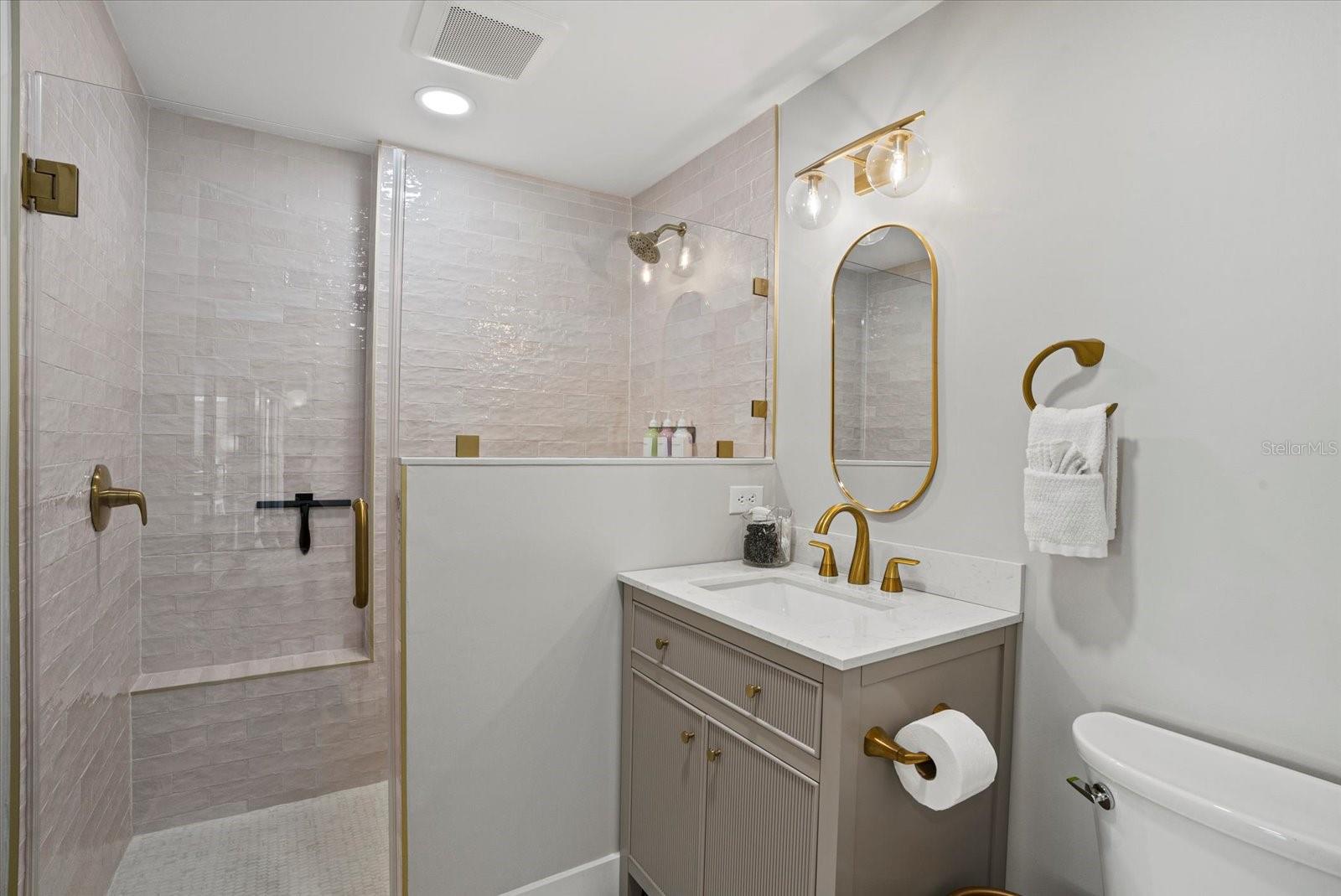 Image 19 of 44 For 7530 Whitcomb Street