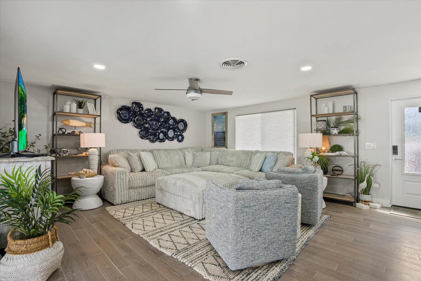 Image 7 of 44 For 7530 Whitcomb Street