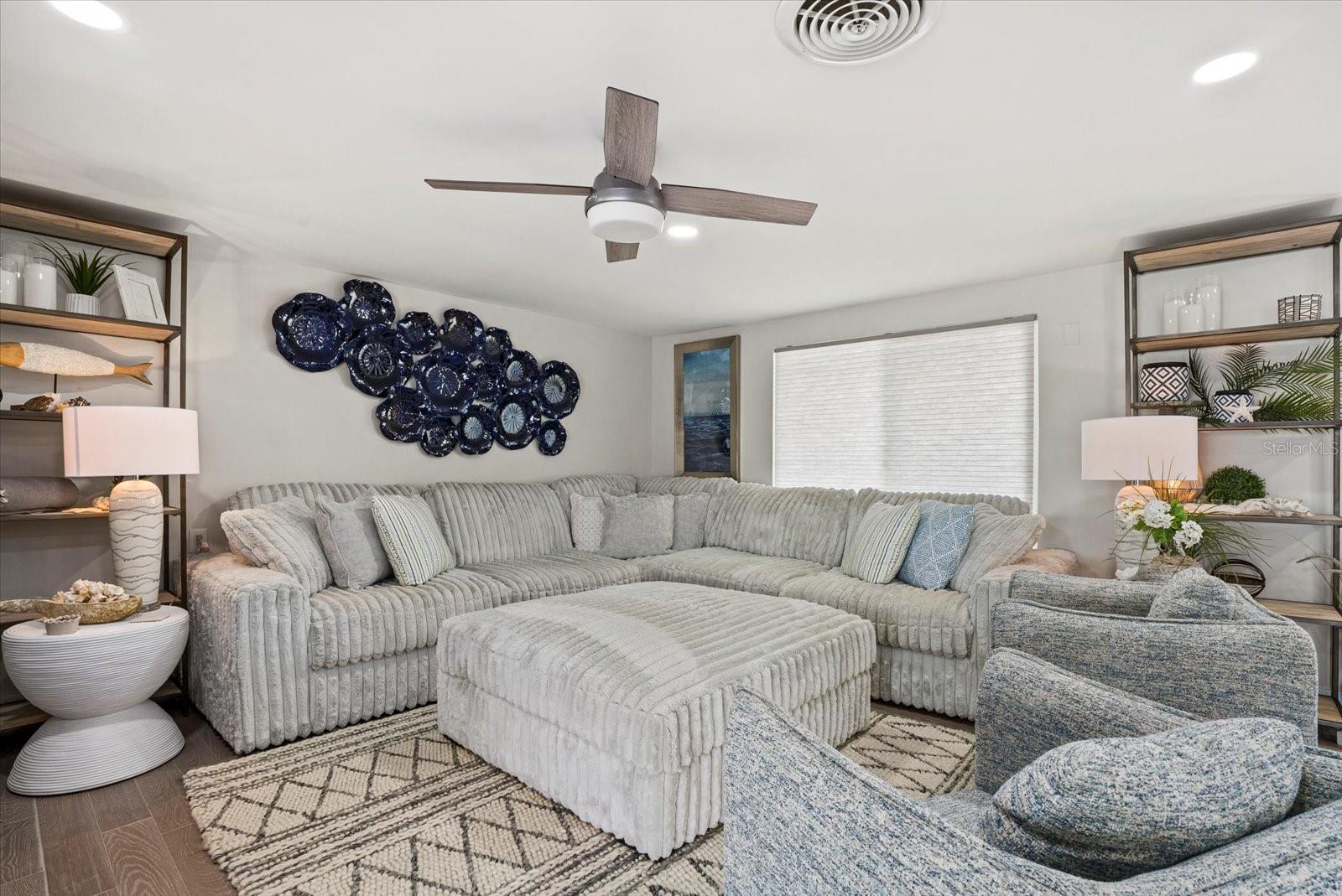 Image 8 of 44 For 7530 Whitcomb Street