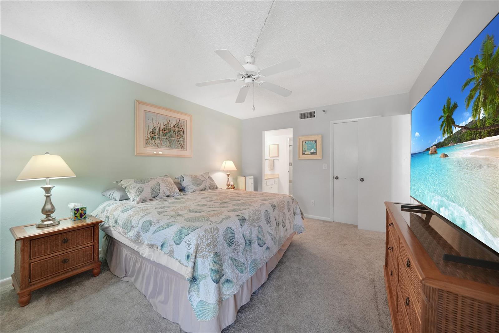Image 22 of 56 For 1501 Beach Road 310