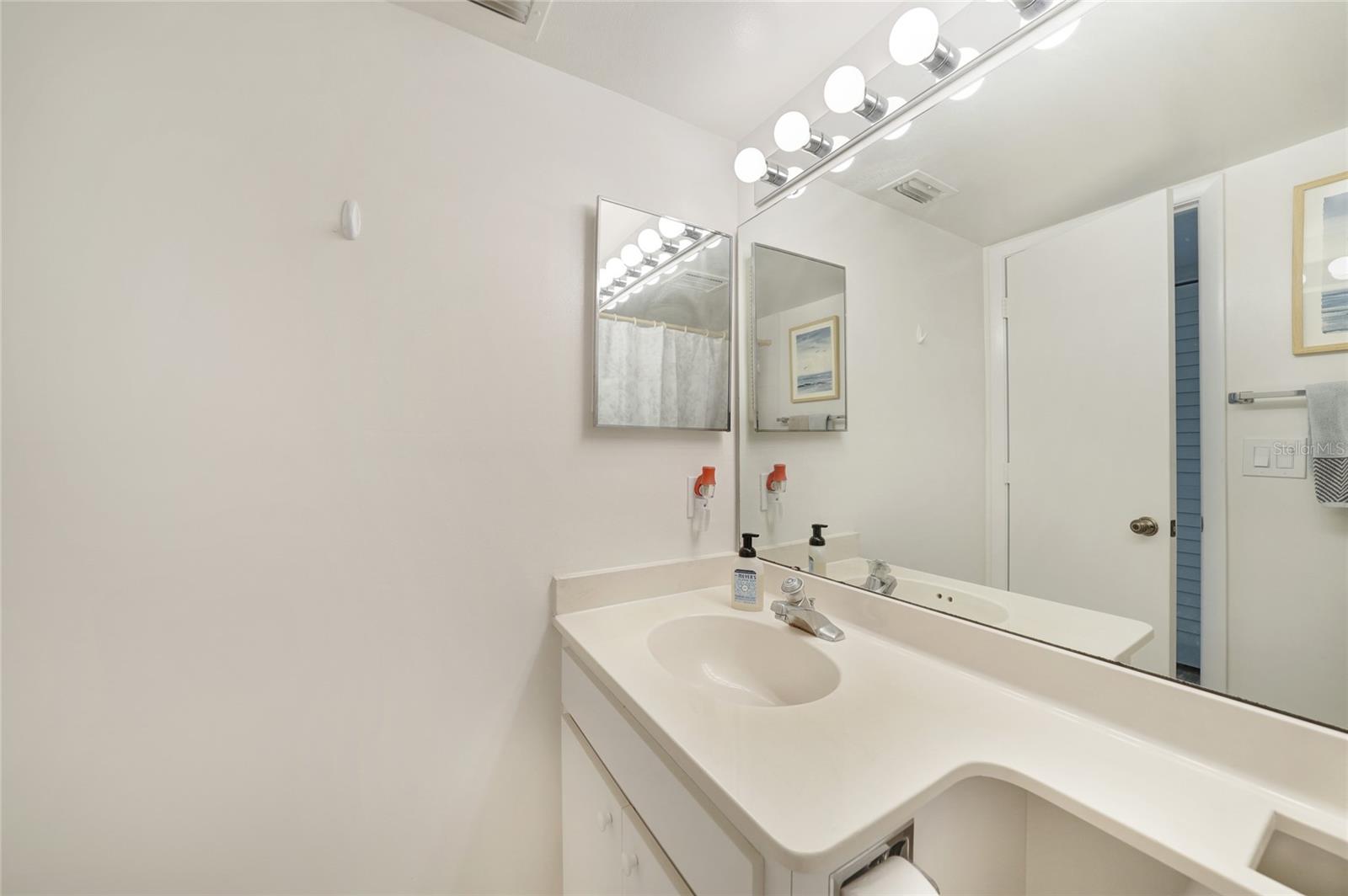 Image 30 of 56 For 1501 Beach Road 310
