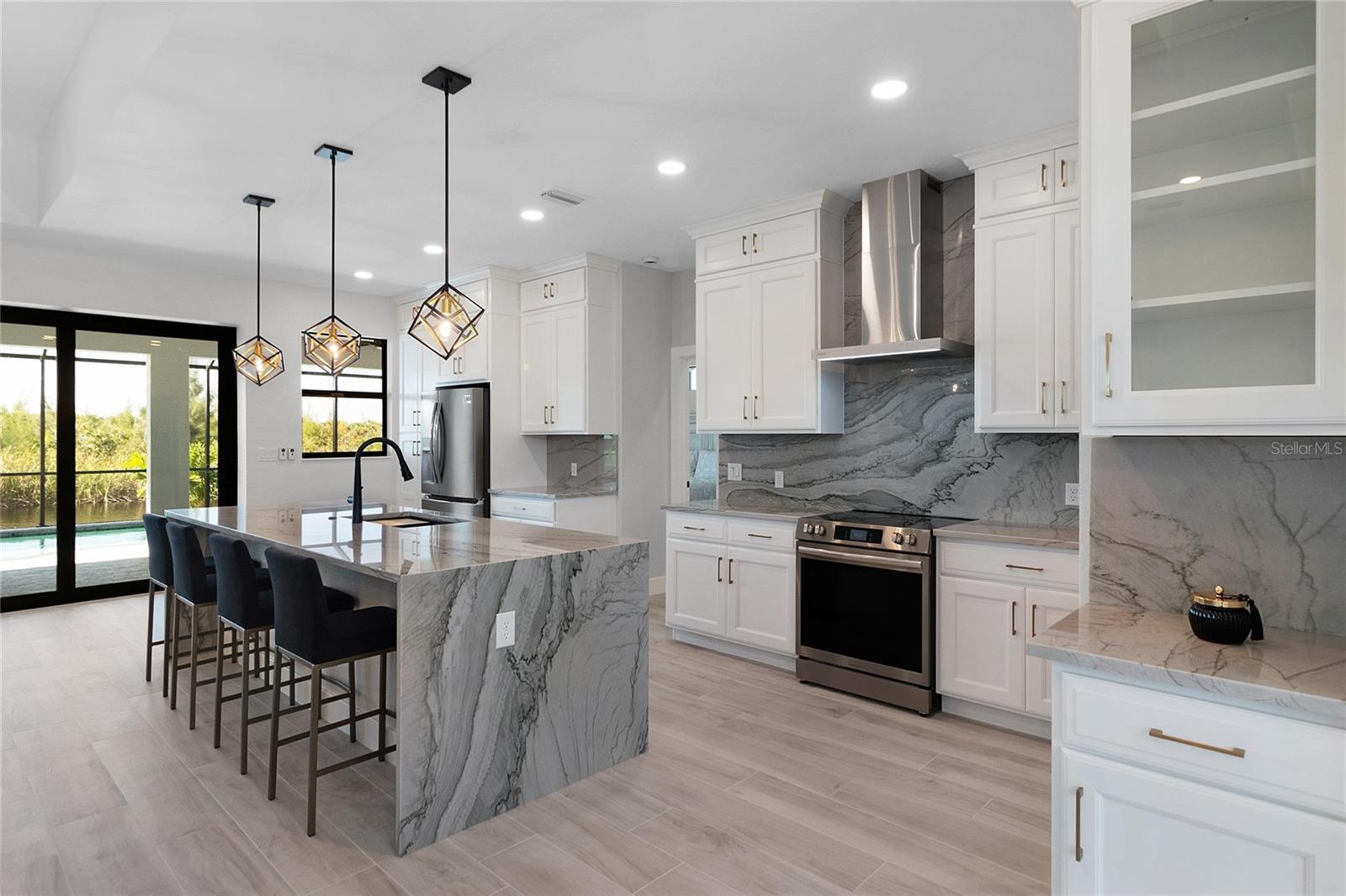 Image 11 of 55 For 10454 Atenia Street