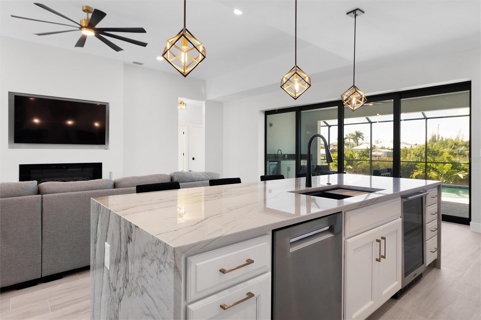 Image 13 of 55 For 10454 Atenia Street