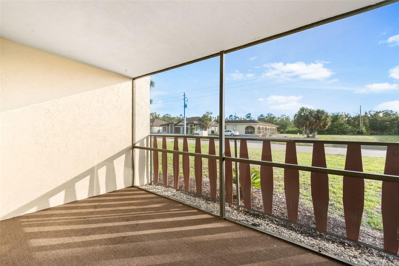 Image 33 of 43 For 96 Boundary Boulevard 112