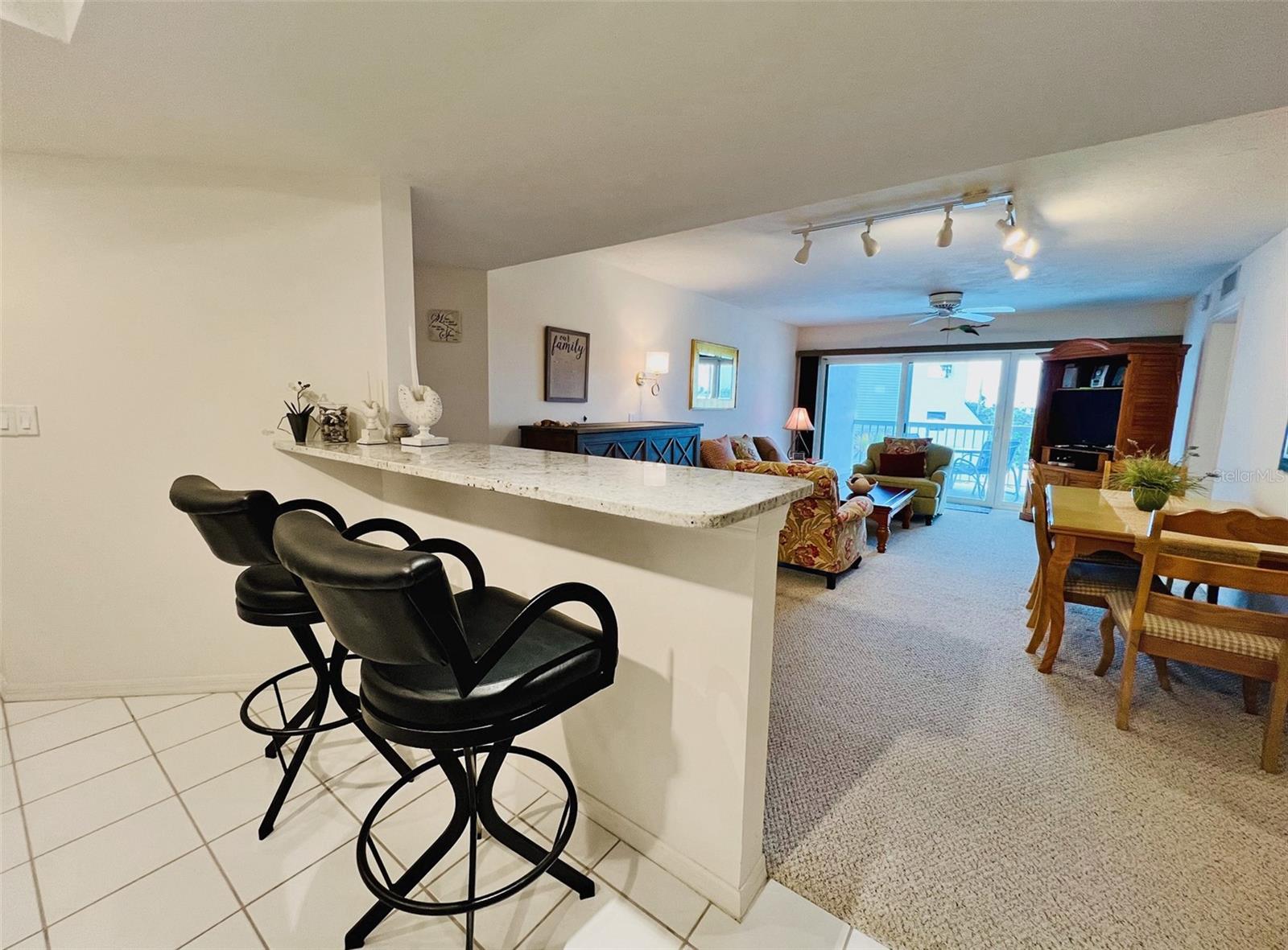 Image 10 of 41 For 2380 Beach Road 210