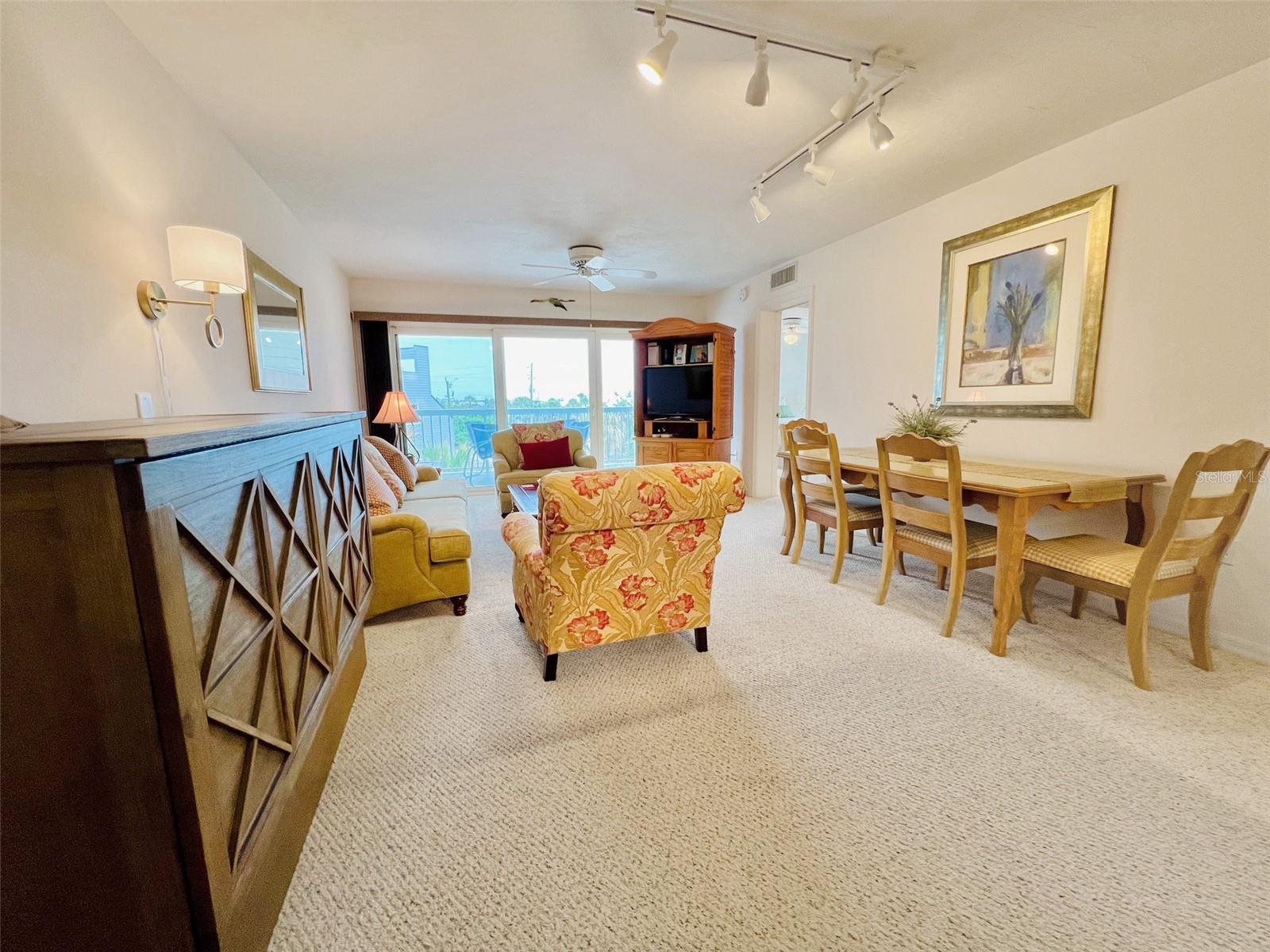 Image 12 of 41 For 2380 Beach Road 210