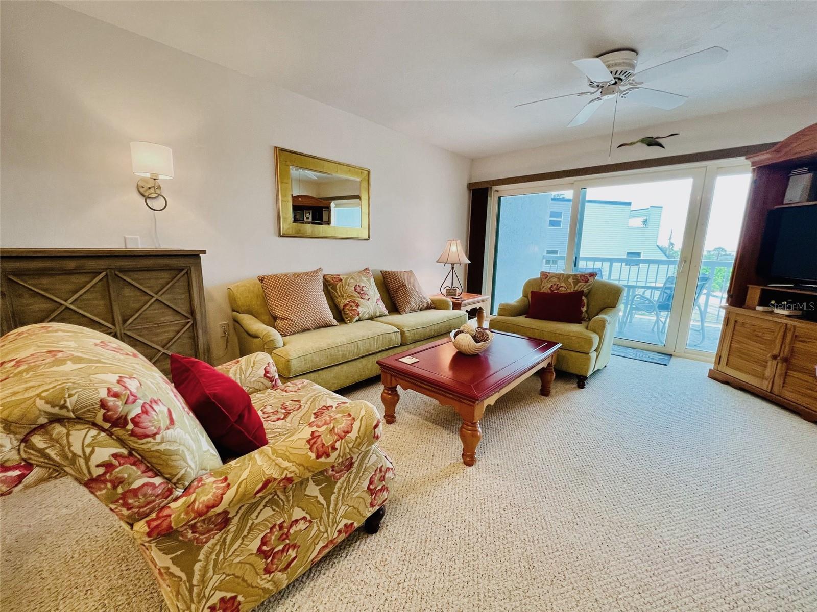 Image 16 of 41 For 2380 Beach Road 210