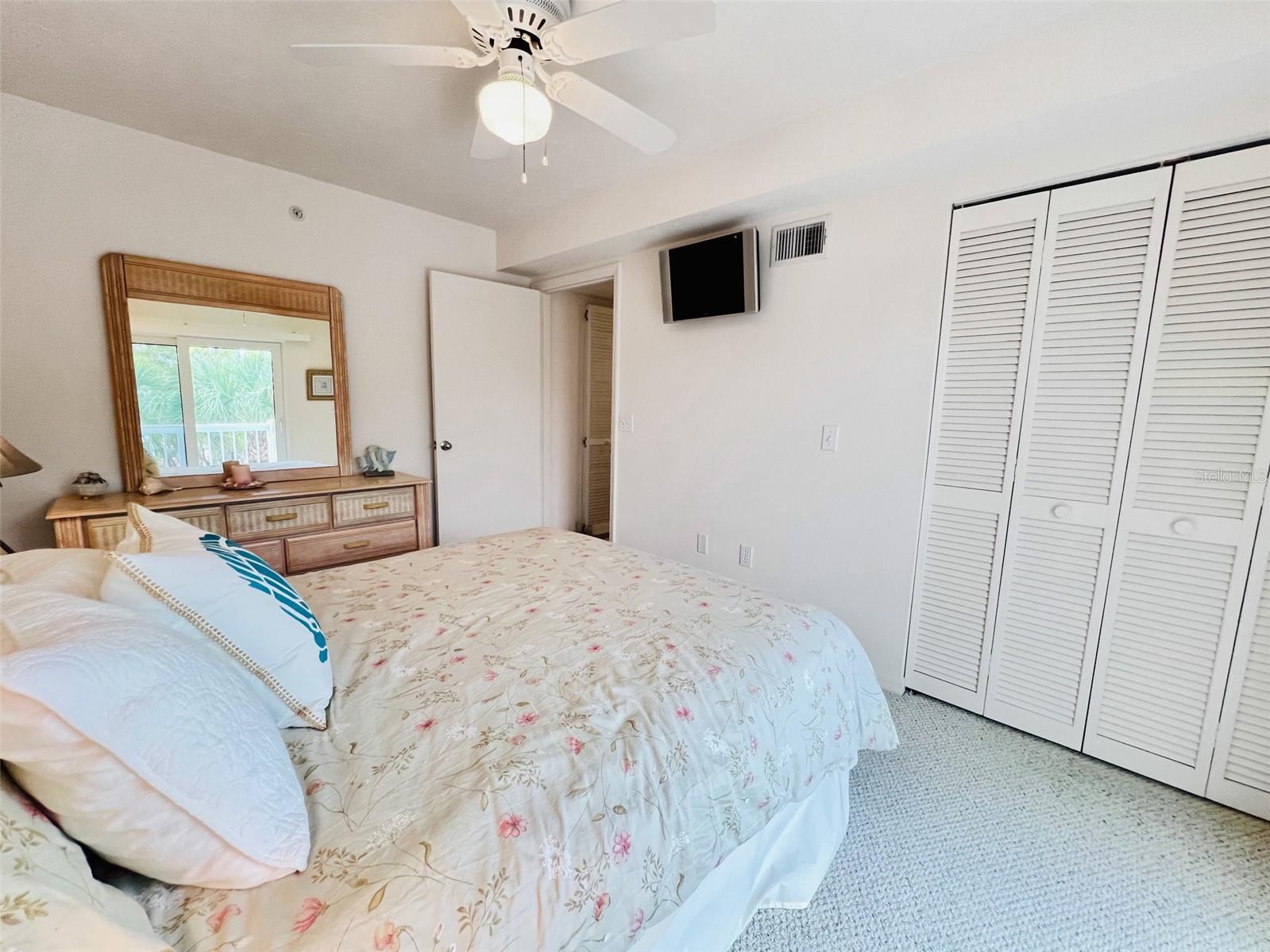Image 31 of 41 For 2380 Beach Road 210