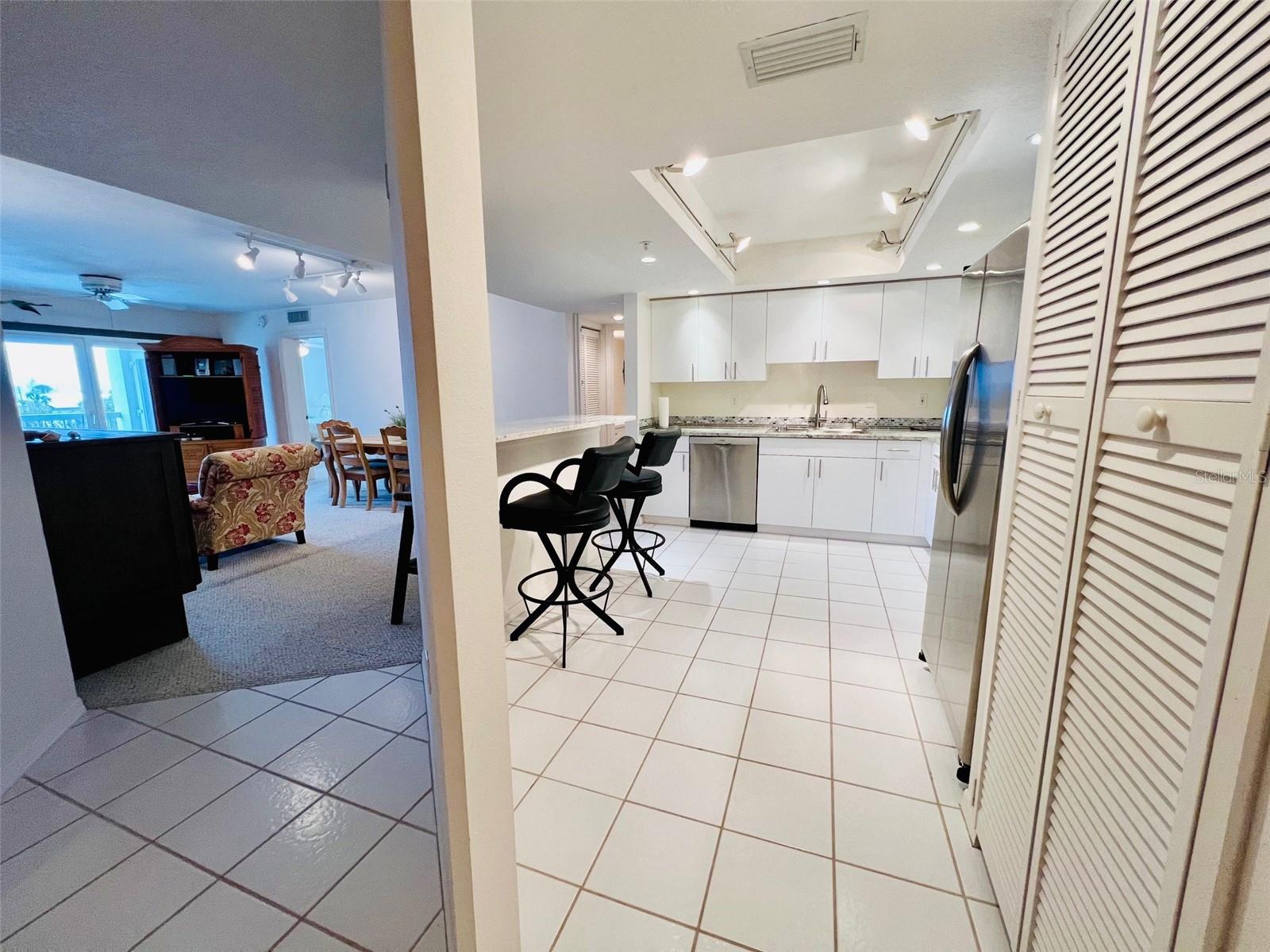 Image 5 of 41 For 2380 Beach Road 210