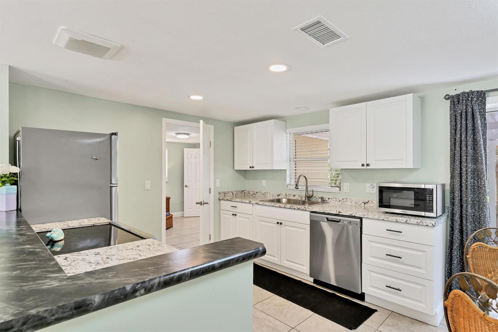 Image 11 of 47 For 39 1st Avenue
