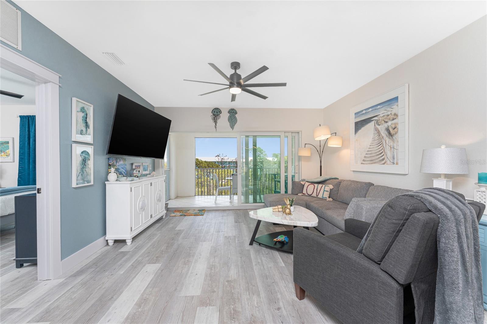 Image 19 of 55 For 8405 Placida Road 406