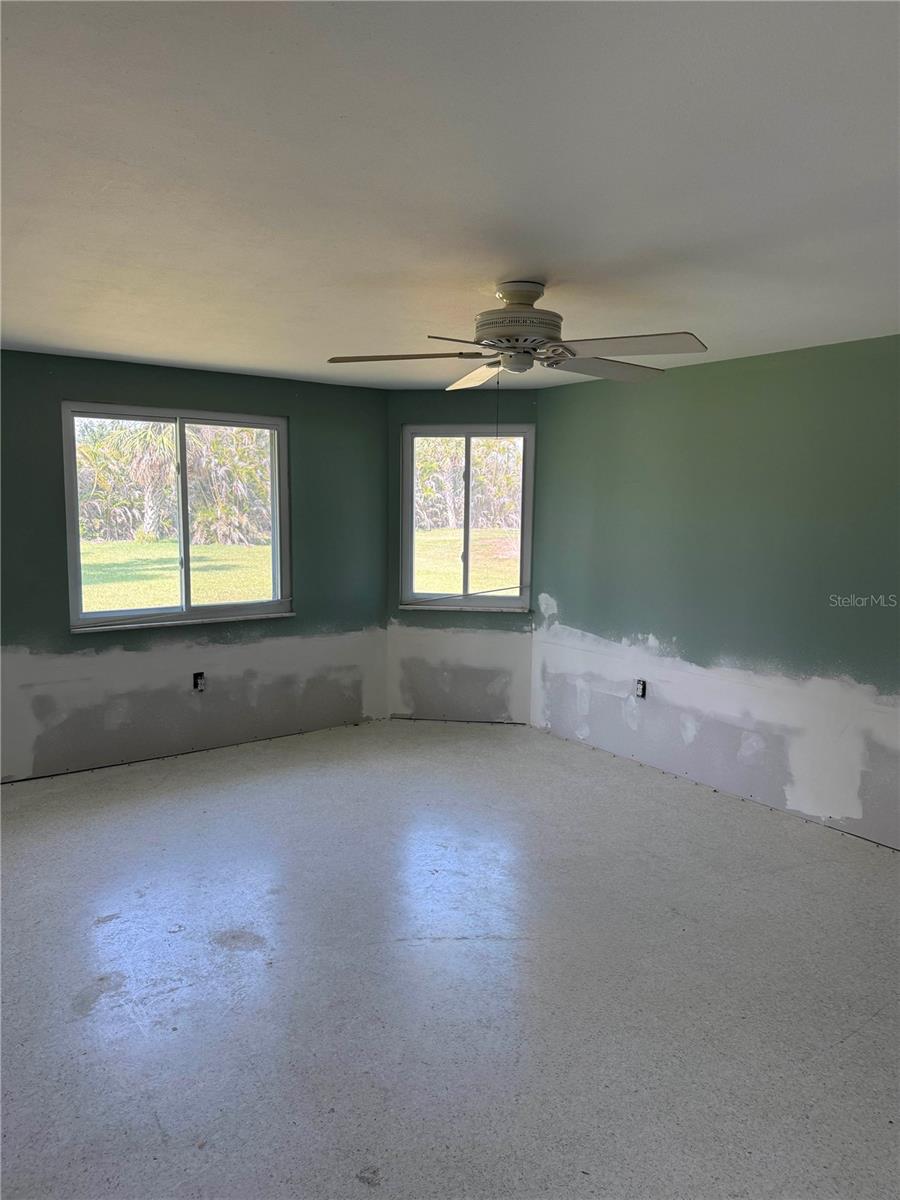 Image 18 of 20 For 310 Green Dolphin Drive