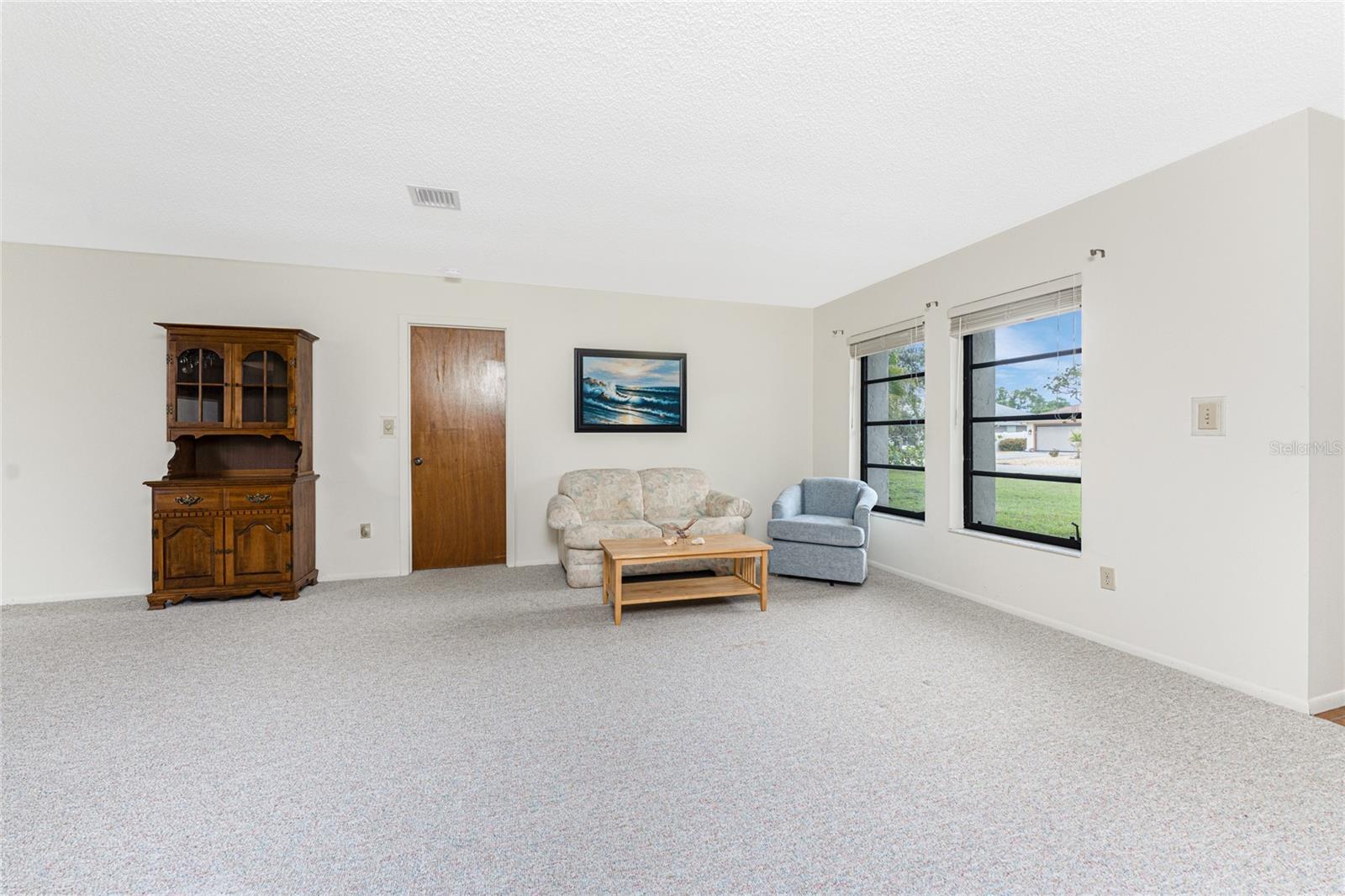 Image 14 of 53 For 1337 Le Pera Road