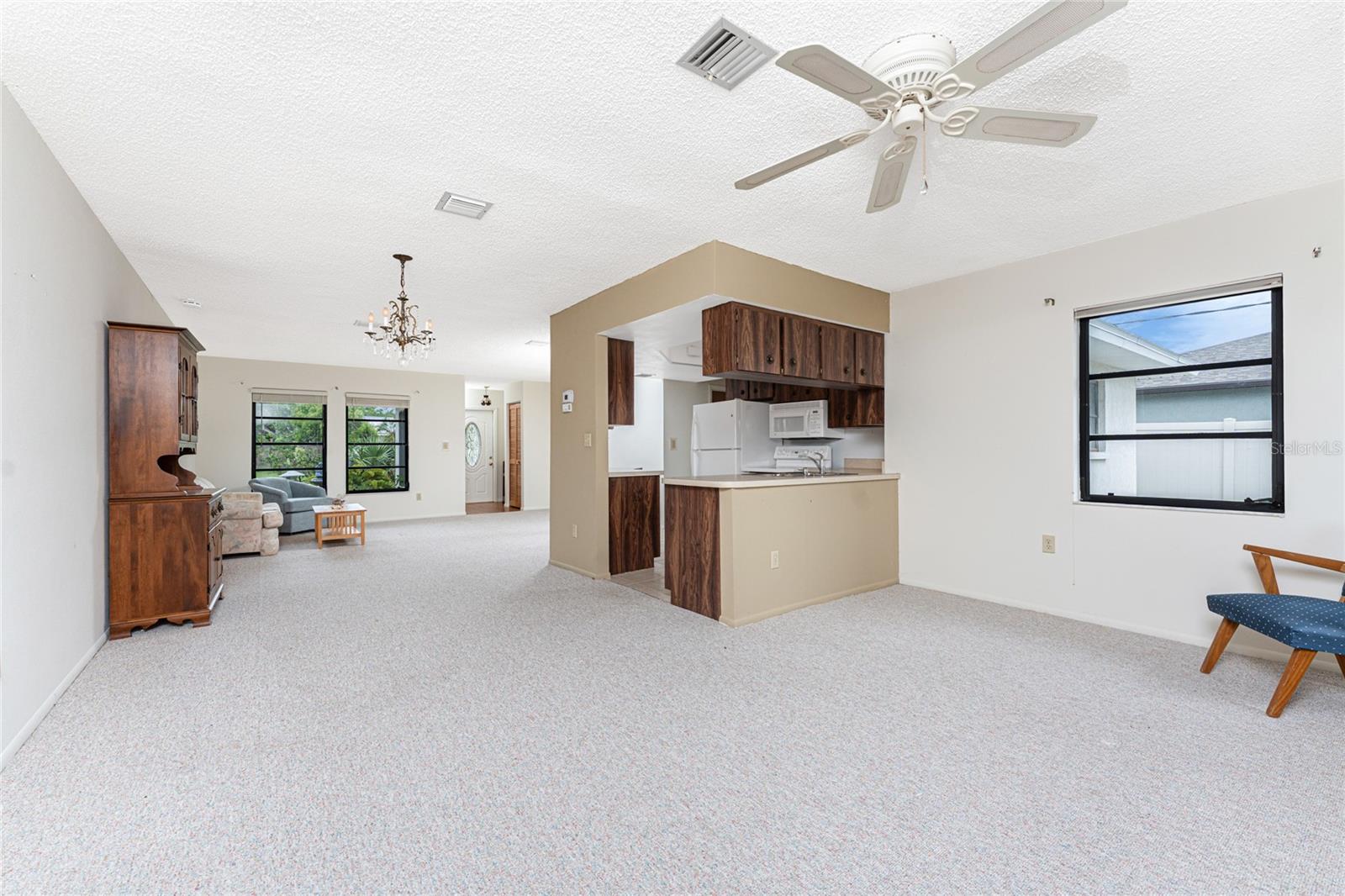 Image 15 of 53 For 1337 Le Pera Road