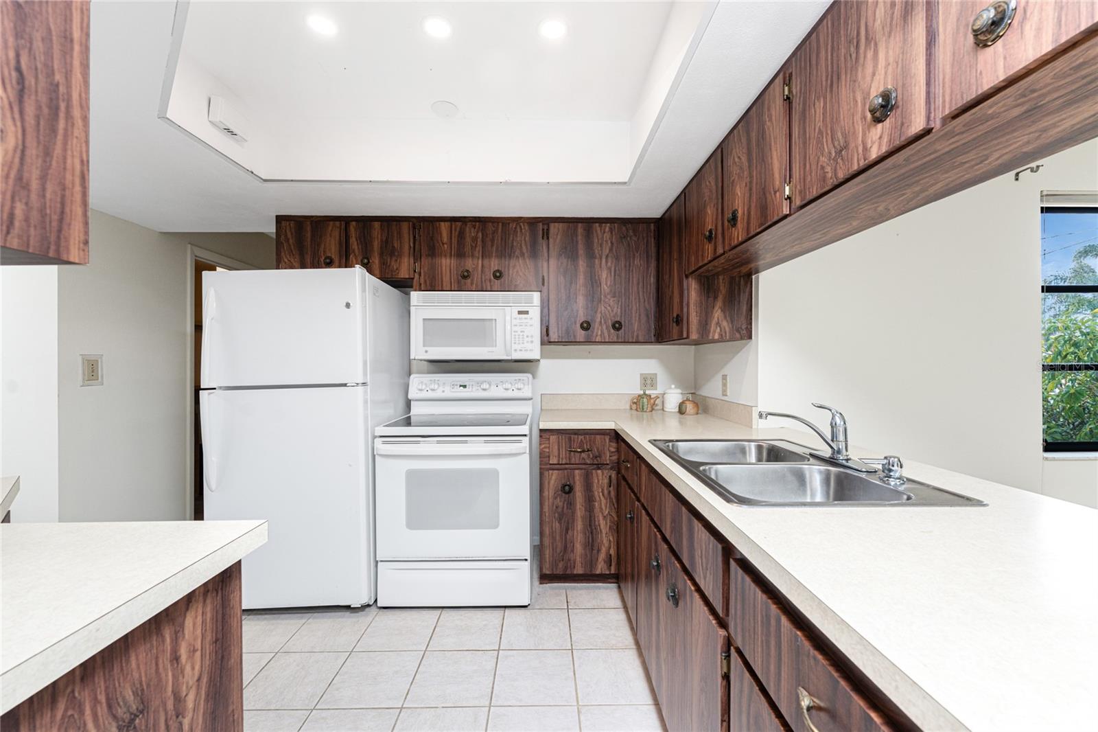 Image 17 of 53 For 1337 Le Pera Road