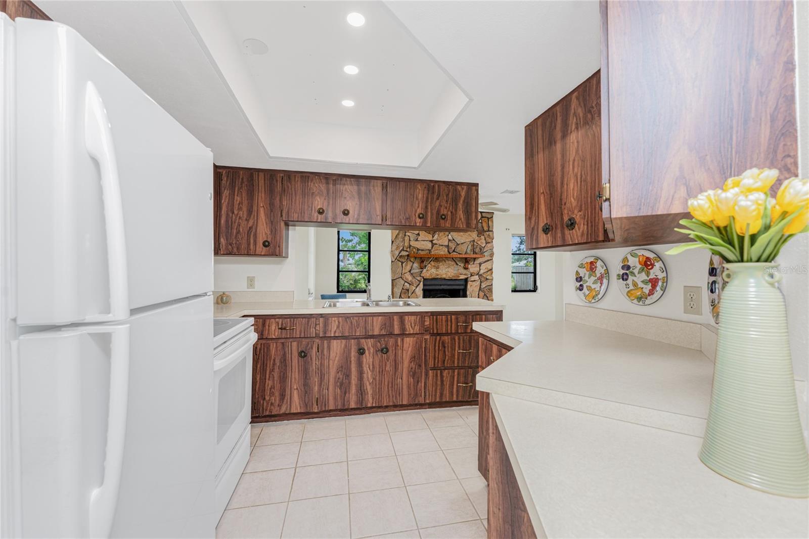 Image 18 of 53 For 1337 Le Pera Road