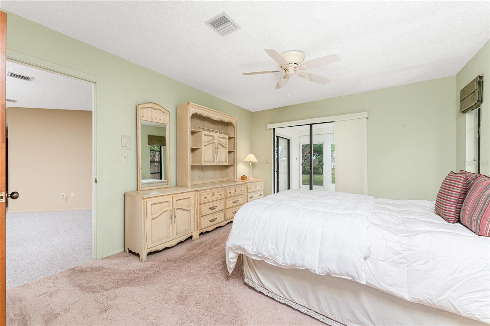 Image 24 of 53 For 1337 Le Pera Road