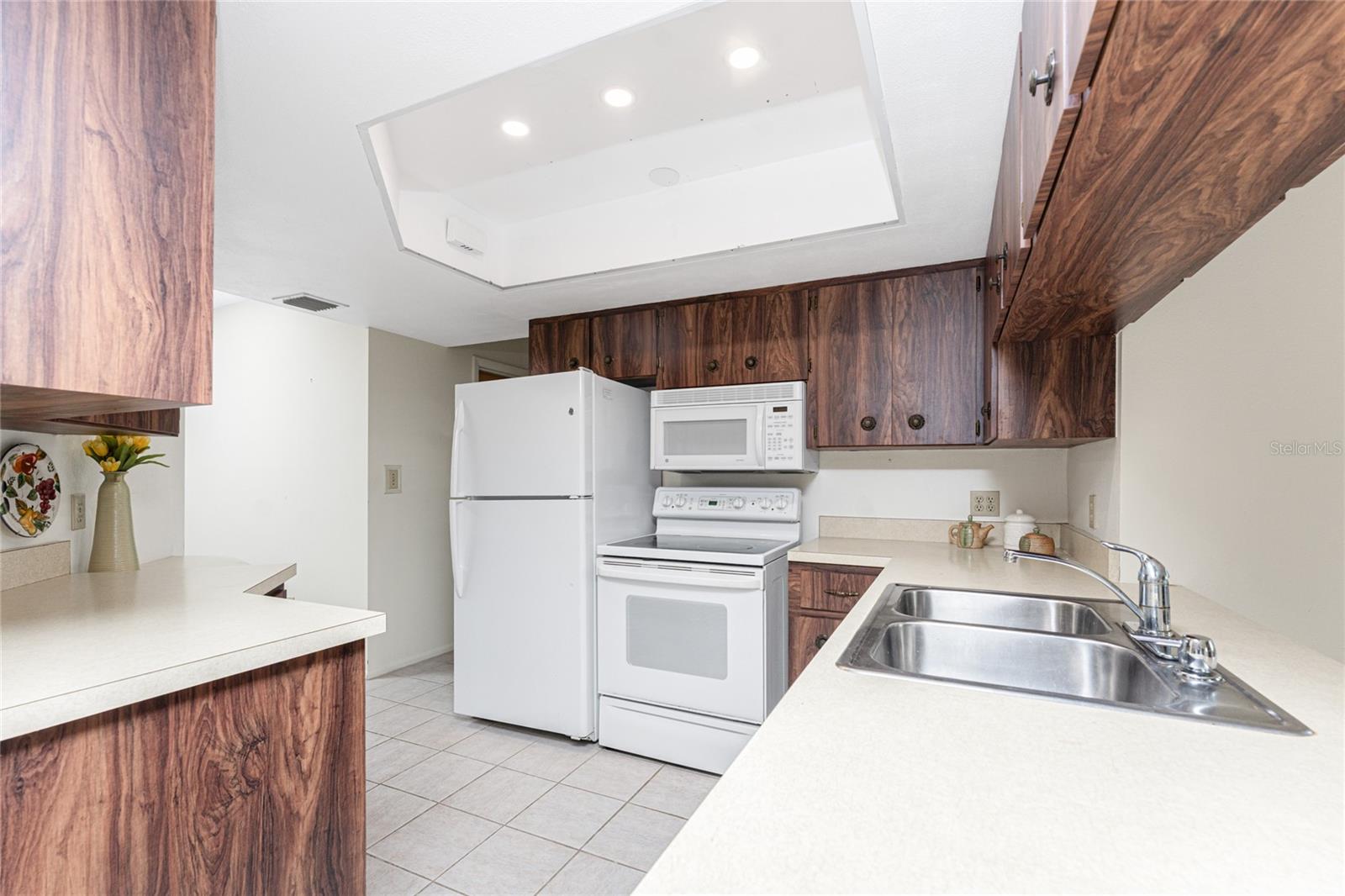 Image 3 of 53 For 1337 Le Pera Road