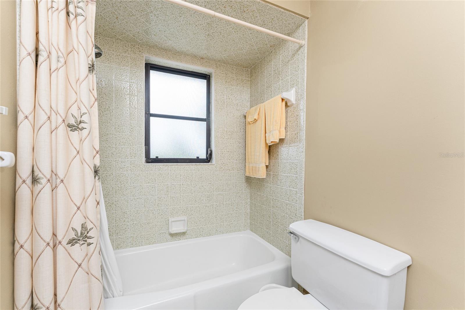 Image 36 of 53 For 1337 Le Pera Road