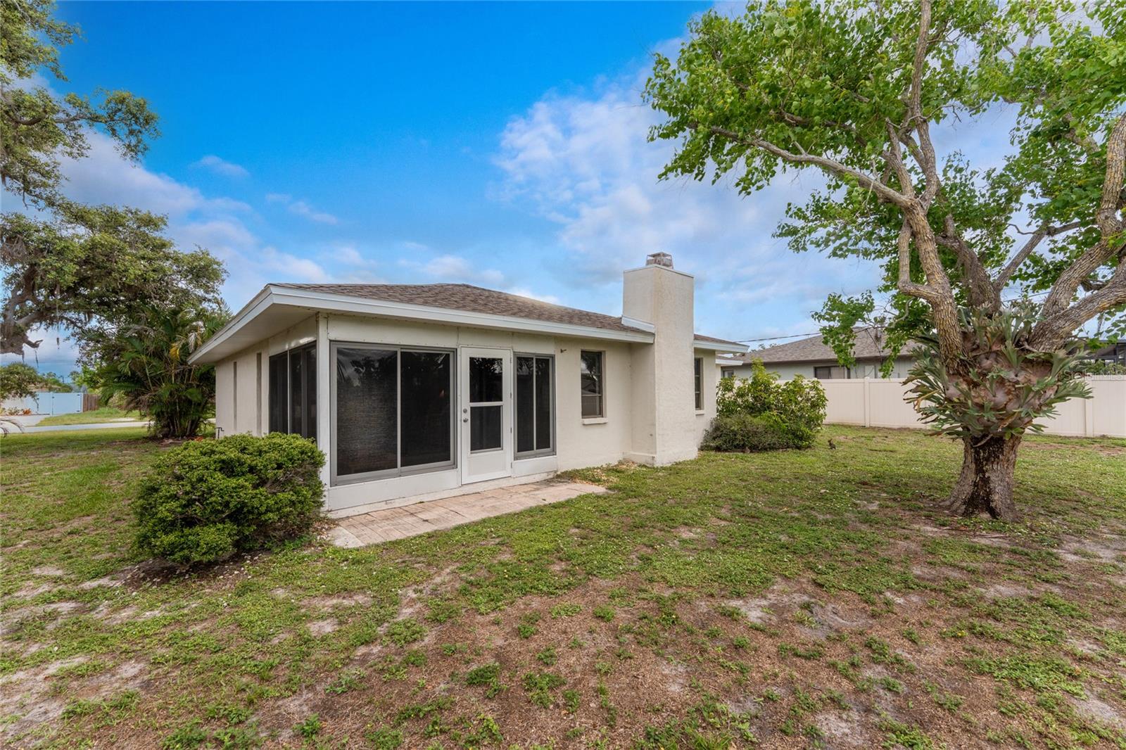 Image 41 of 53 For 1337 Le Pera Road