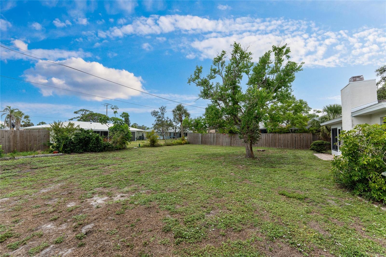 Image 44 of 53 For 1337 Le Pera Road