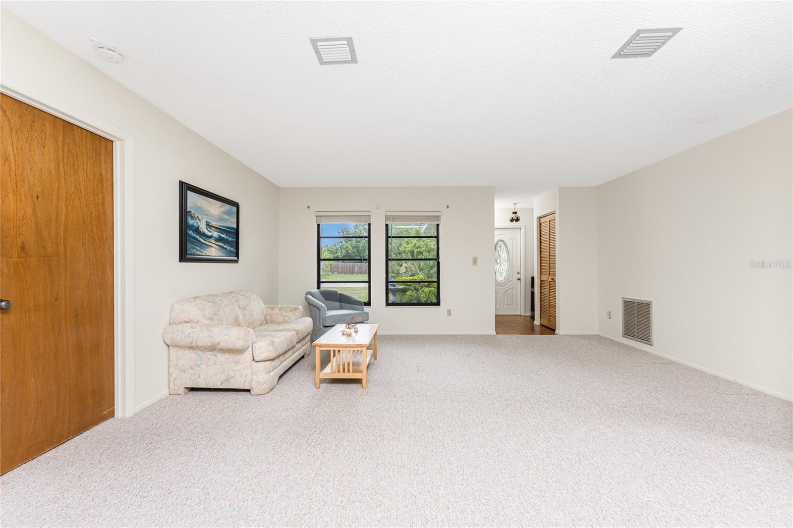 Image 5 of 53 For 1337 Le Pera Road
