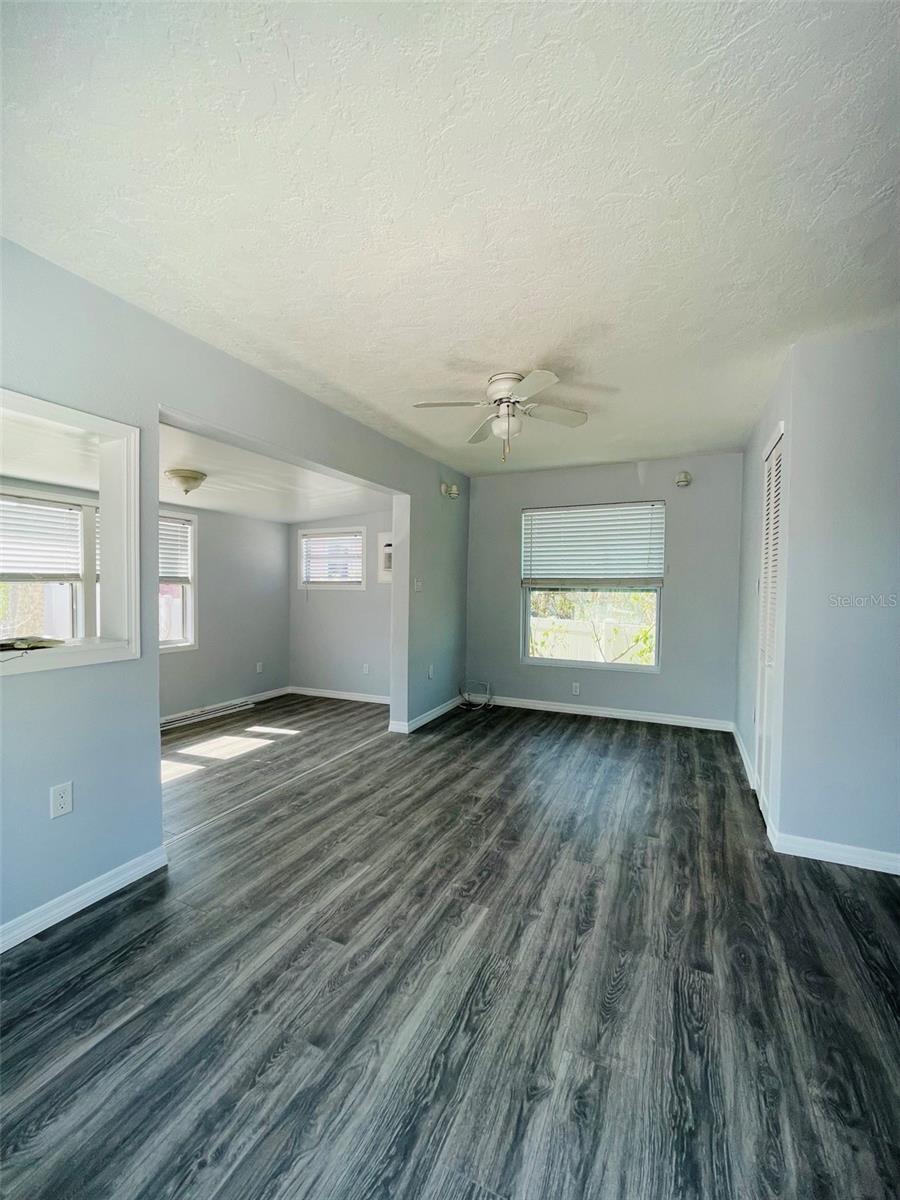 Image 2 of 12 For 2645 Beach Road 3