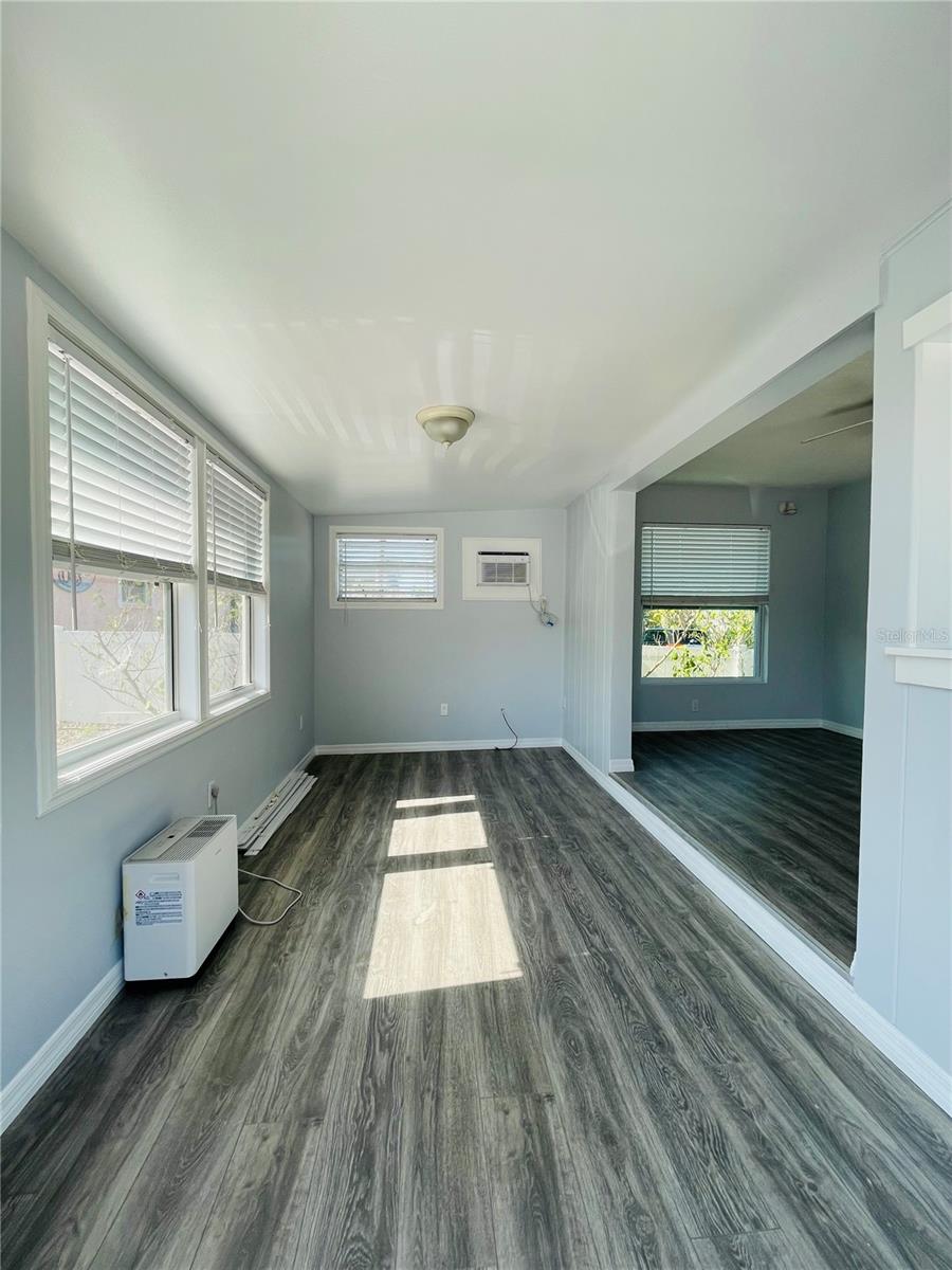 Image 5 of 12 For 2645 Beach Road 3
