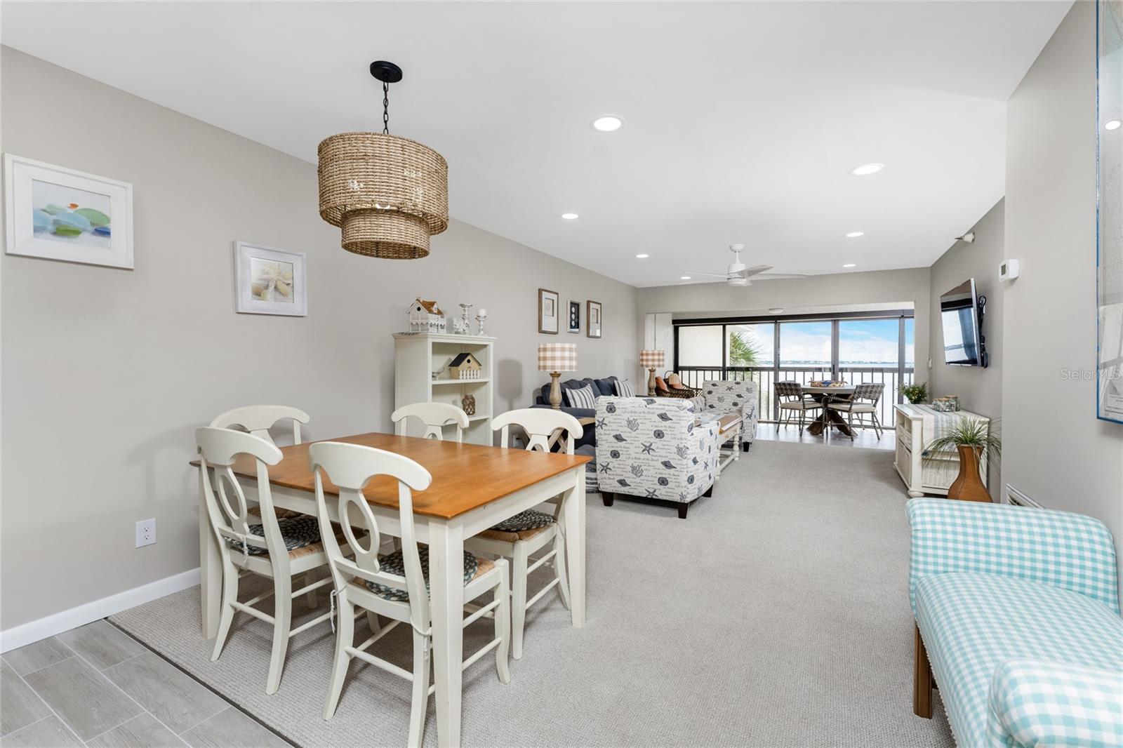 Image 10 of 42 For 1591 Beach Road 402