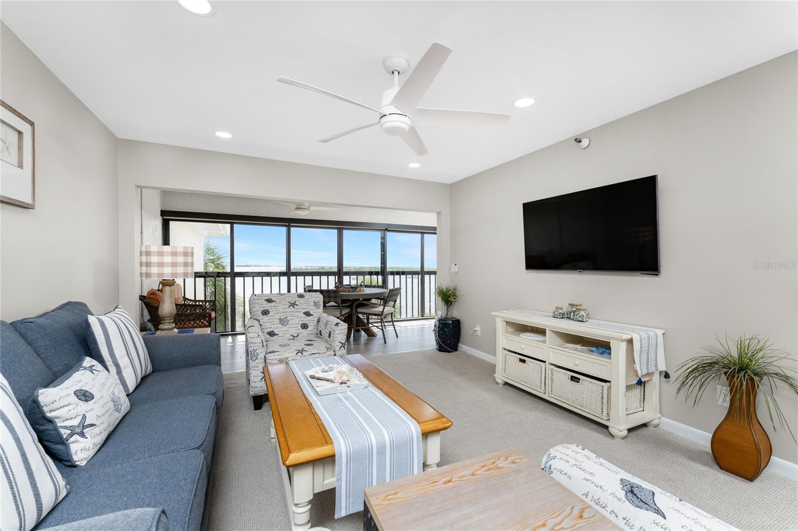 Image 12 of 42 For 1591 Beach Road 402