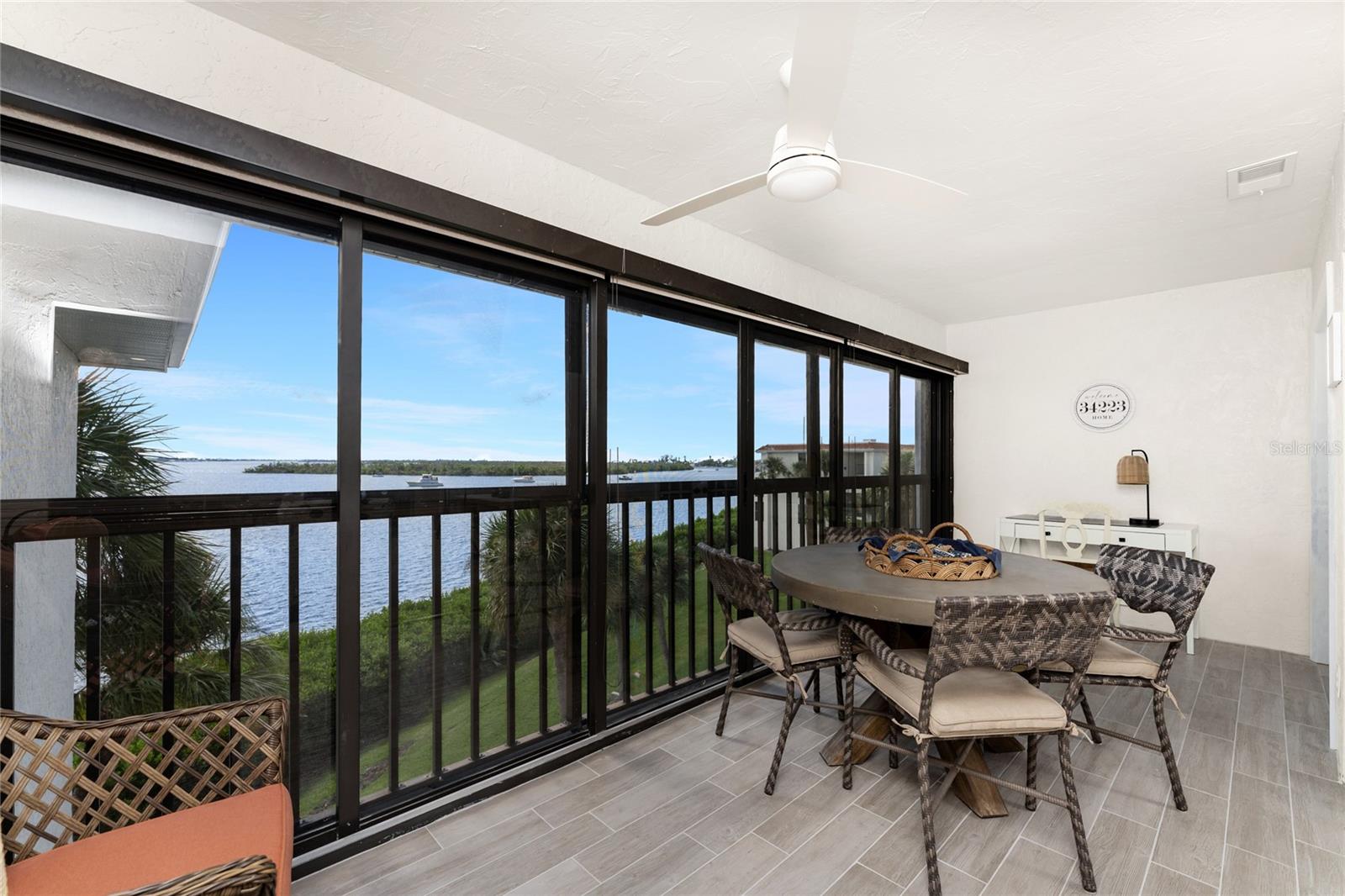 Image 15 of 42 For 1591 Beach Road 402