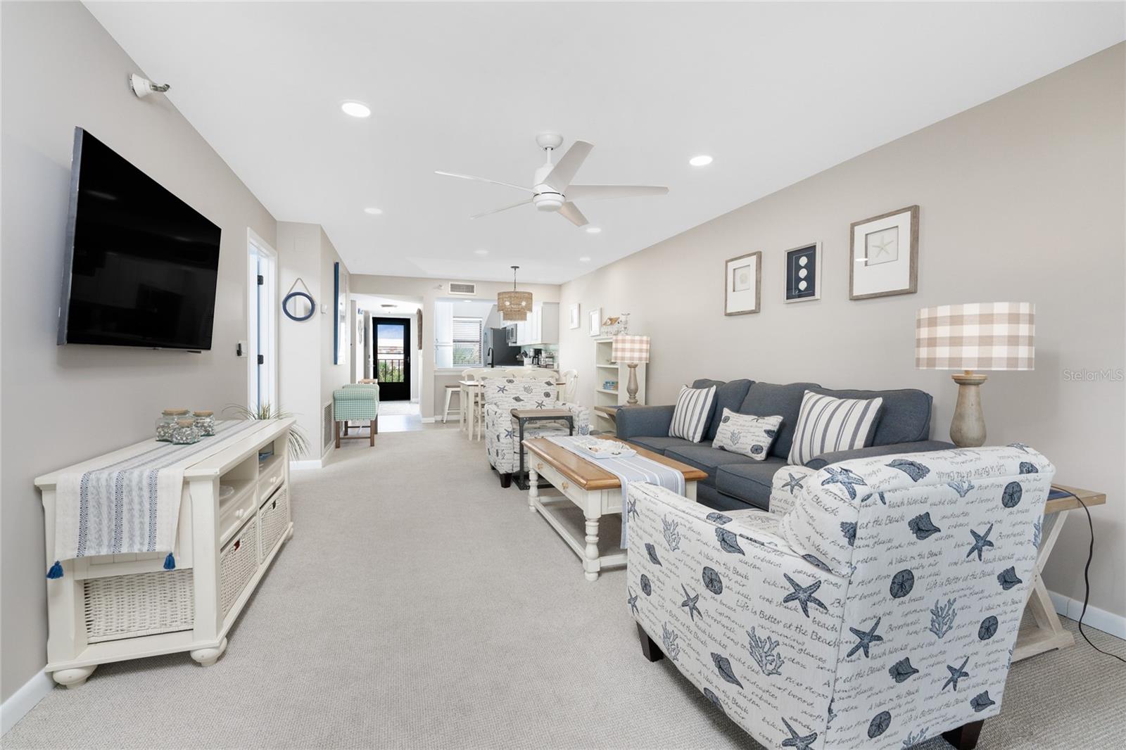 Image 17 of 42 For 1591 Beach Road 402