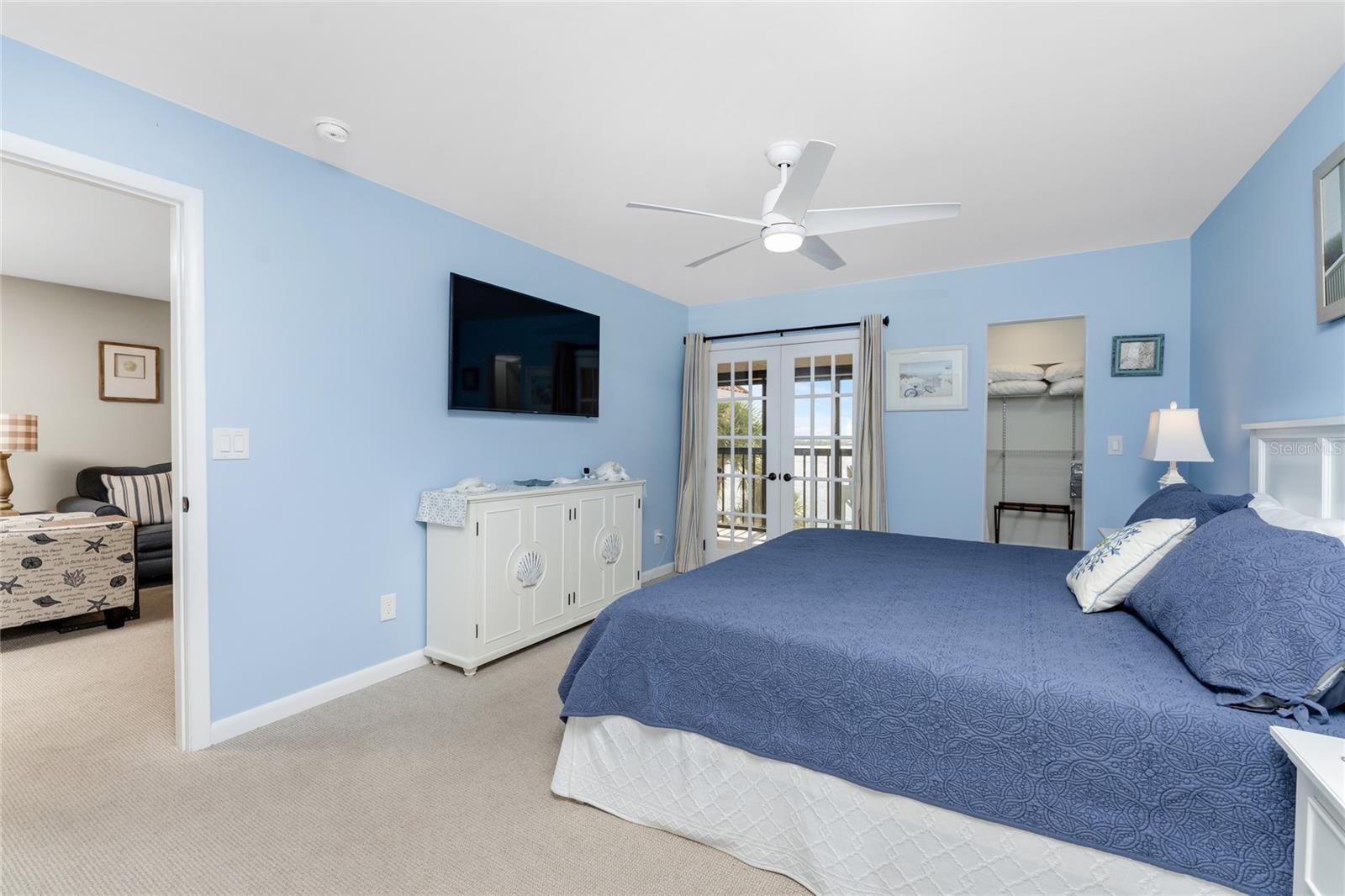 Image 19 of 42 For 1591 Beach Road 402
