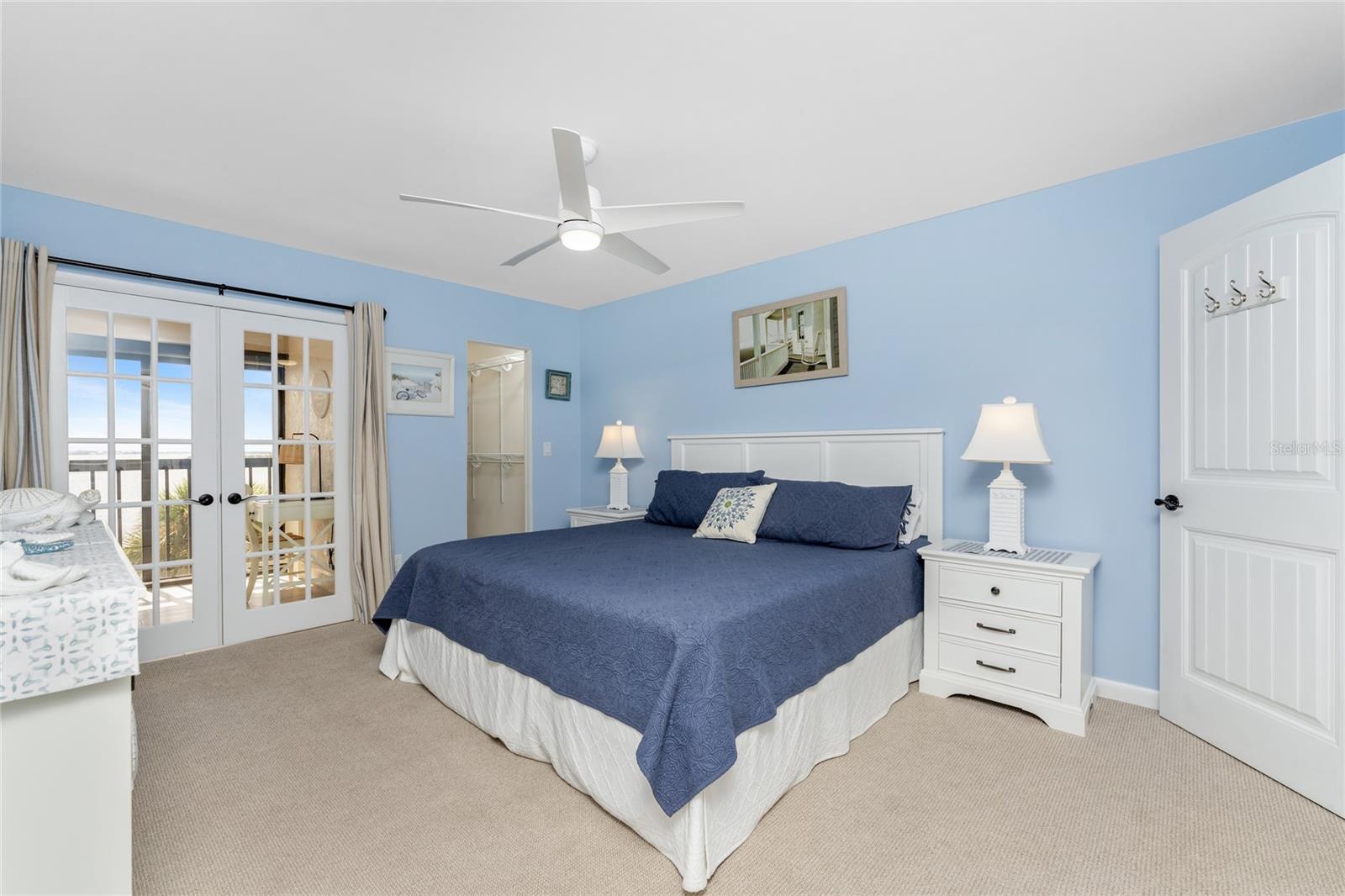 Image 20 of 42 For 1591 Beach Road 402