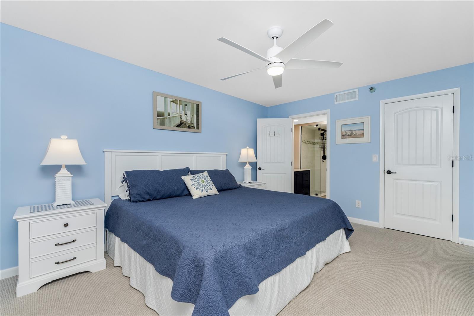 Image 21 of 42 For 1591 Beach Road 402