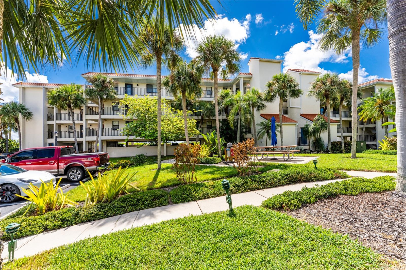 Image 31 of 42 For 1591 Beach Road 402