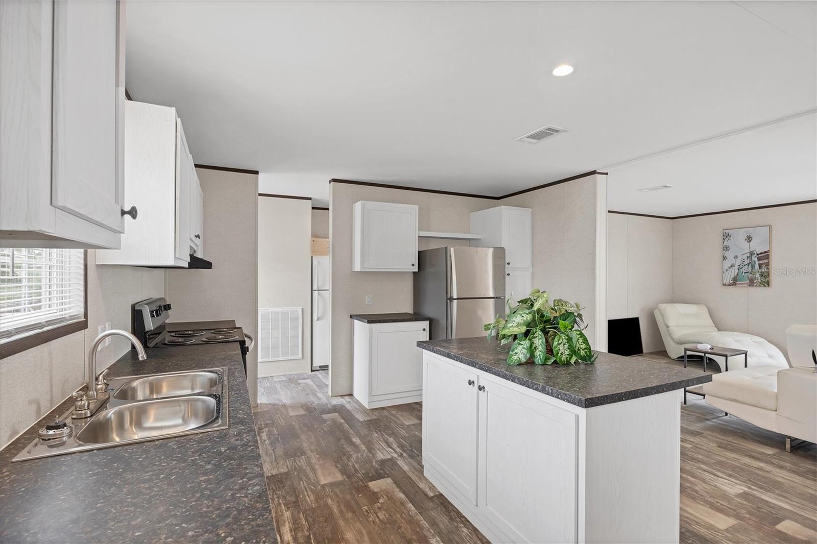 Image 11 of 50 For 7337 Desant Lane