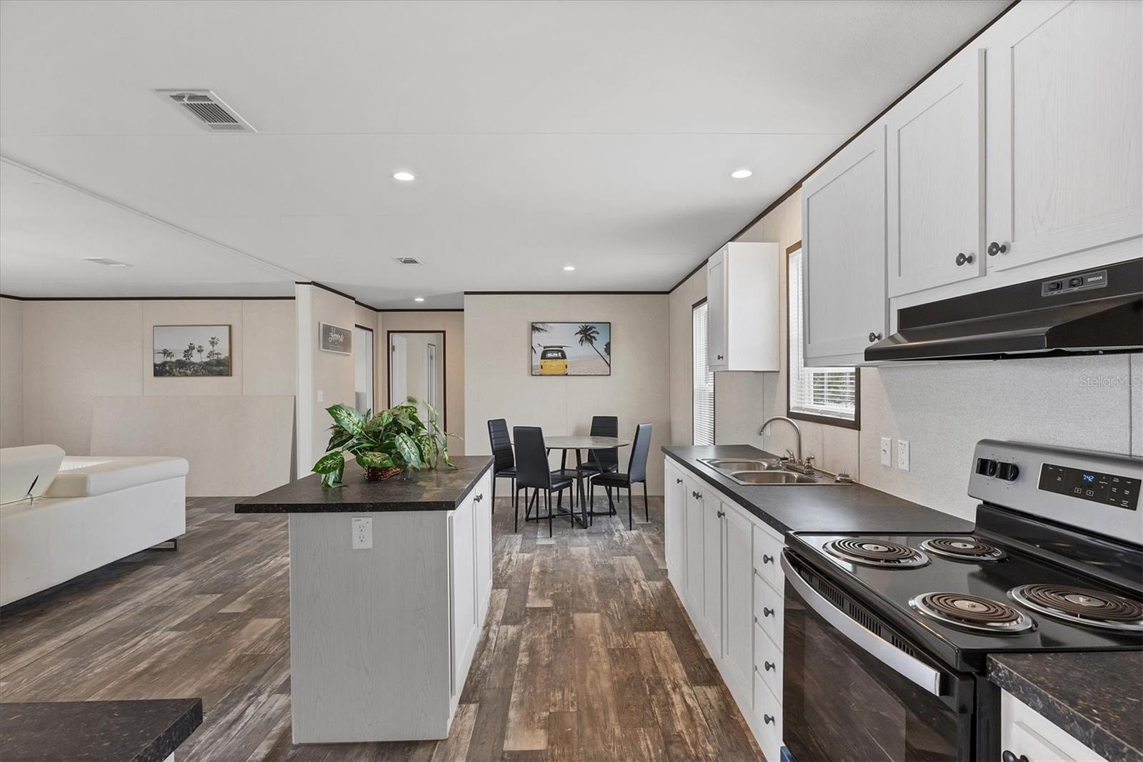 Image 12 of 50 For 7337 Desant Lane