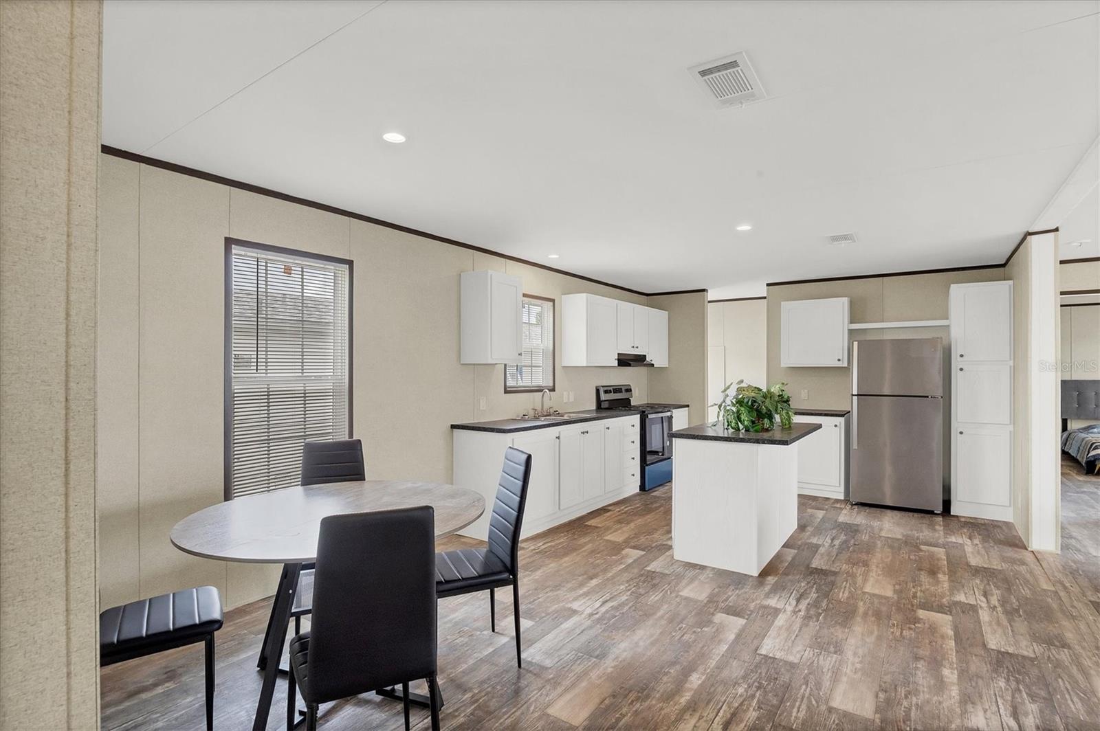 Image 14 of 50 For 7337 Desant Lane