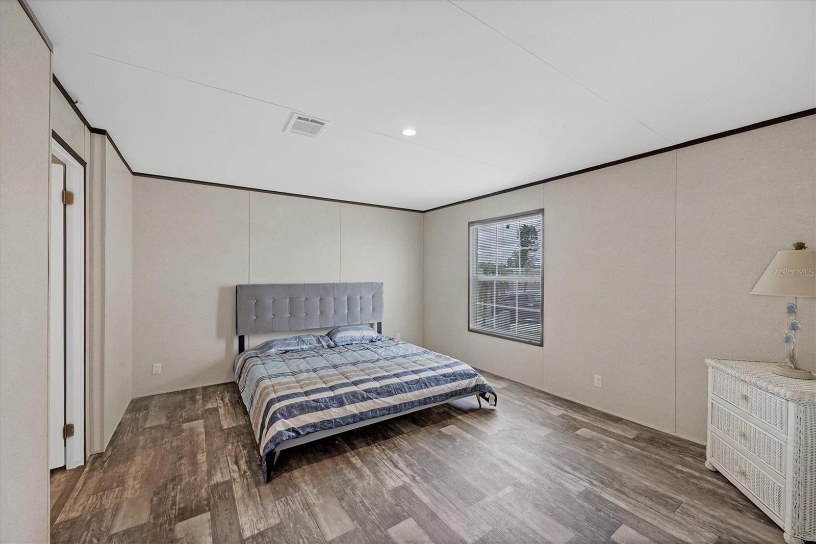 Image 15 of 50 For 7337 Desant Lane