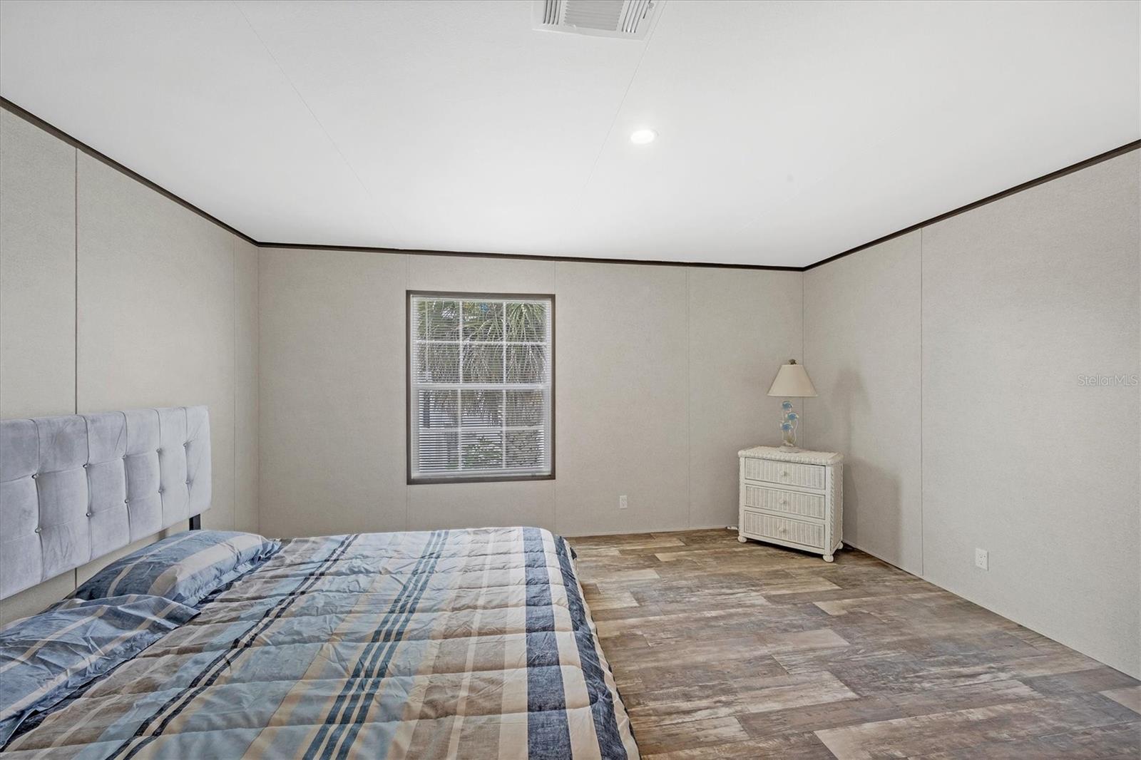 Image 16 of 50 For 7337 Desant Lane