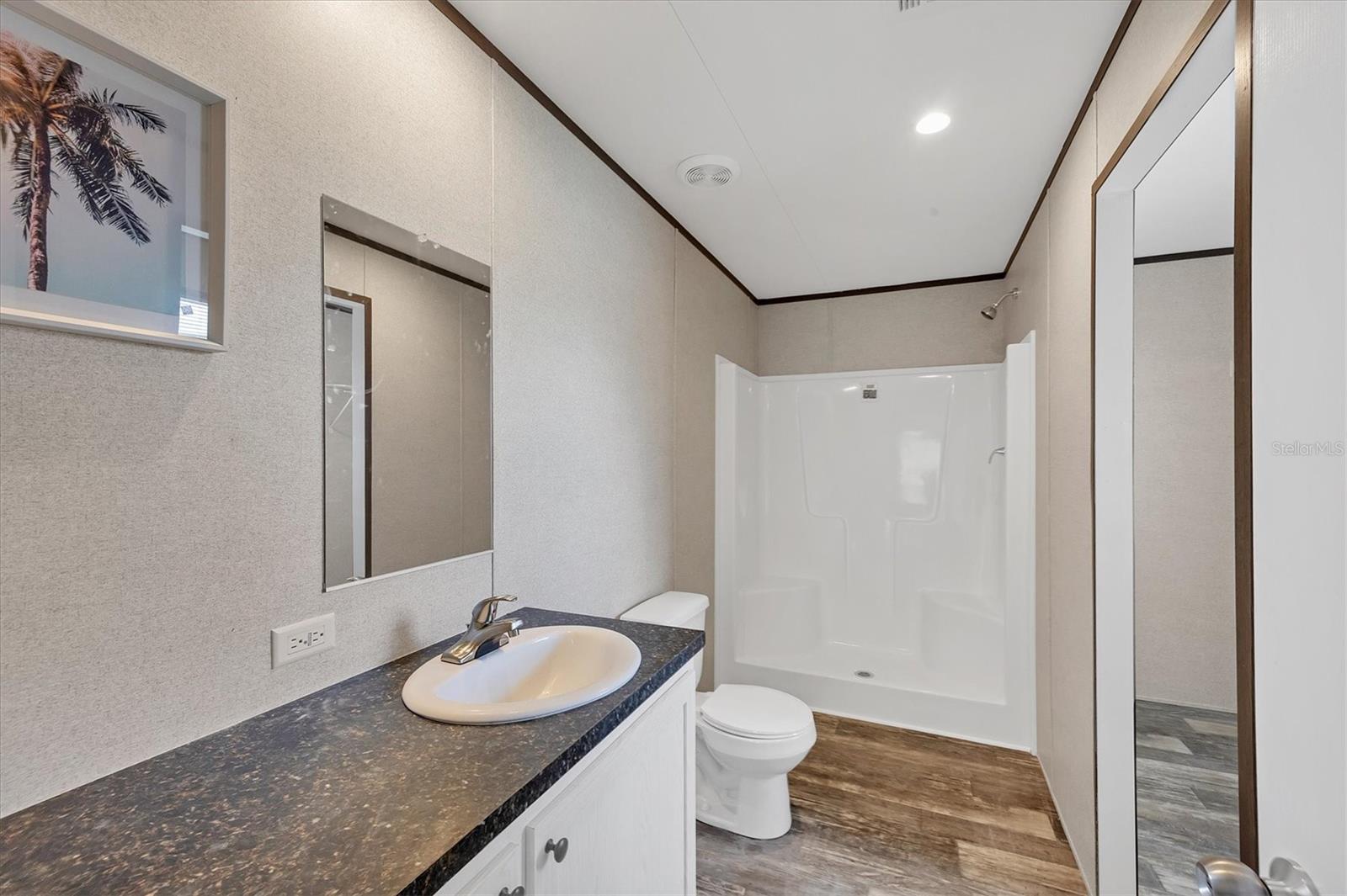 Image 17 of 50 For 7337 Desant Lane