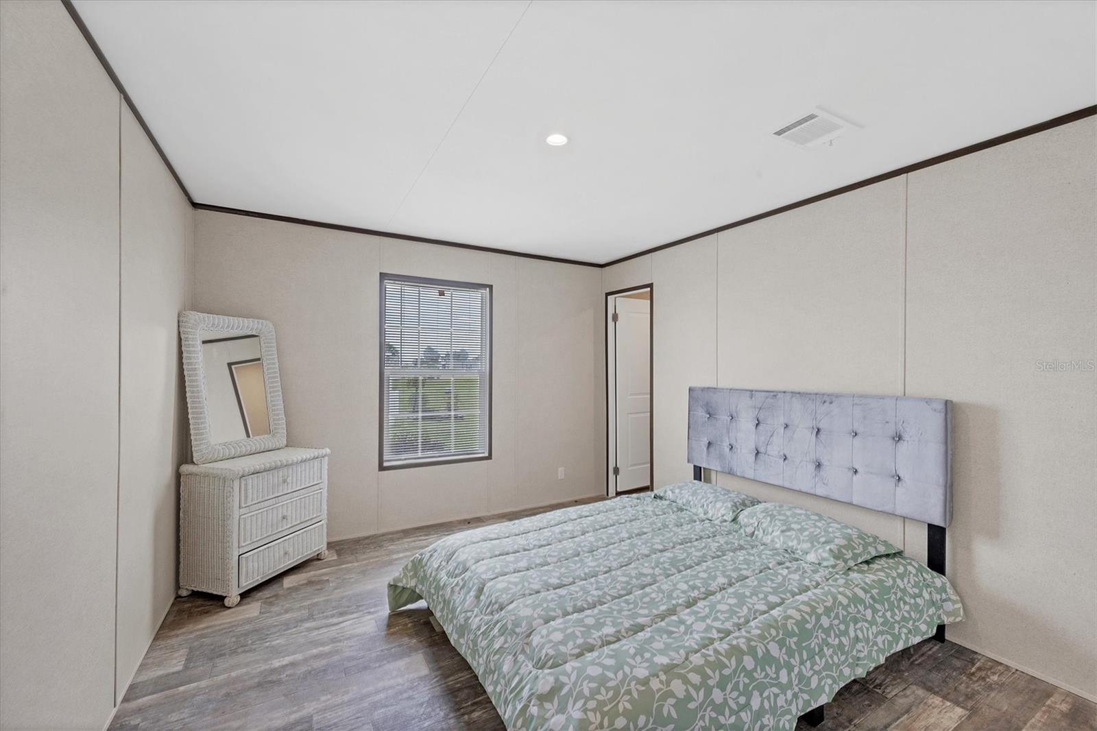 Image 21 of 50 For 7337 Desant Lane