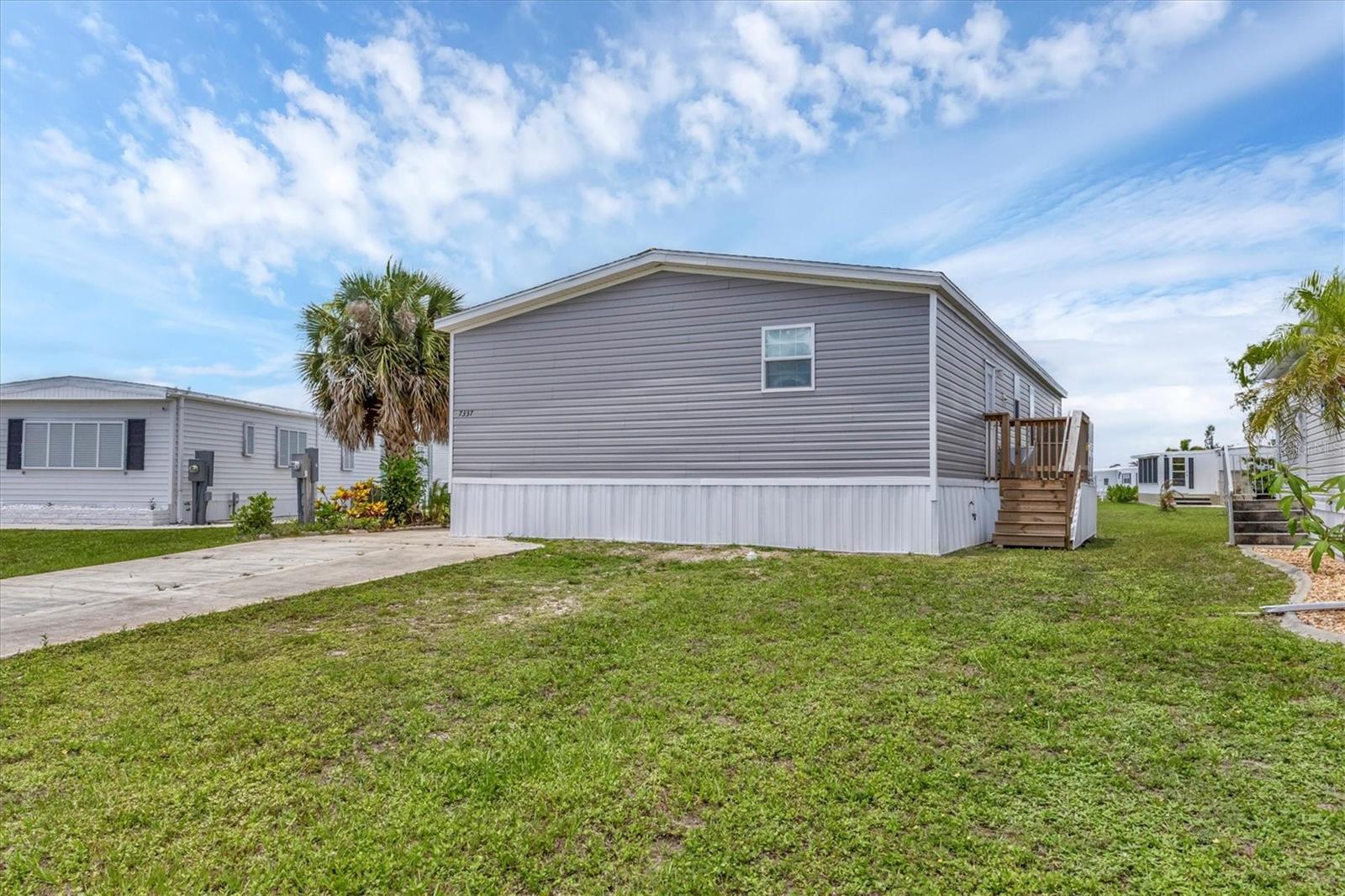 Image 3 of 50 For 7337 Desant Lane