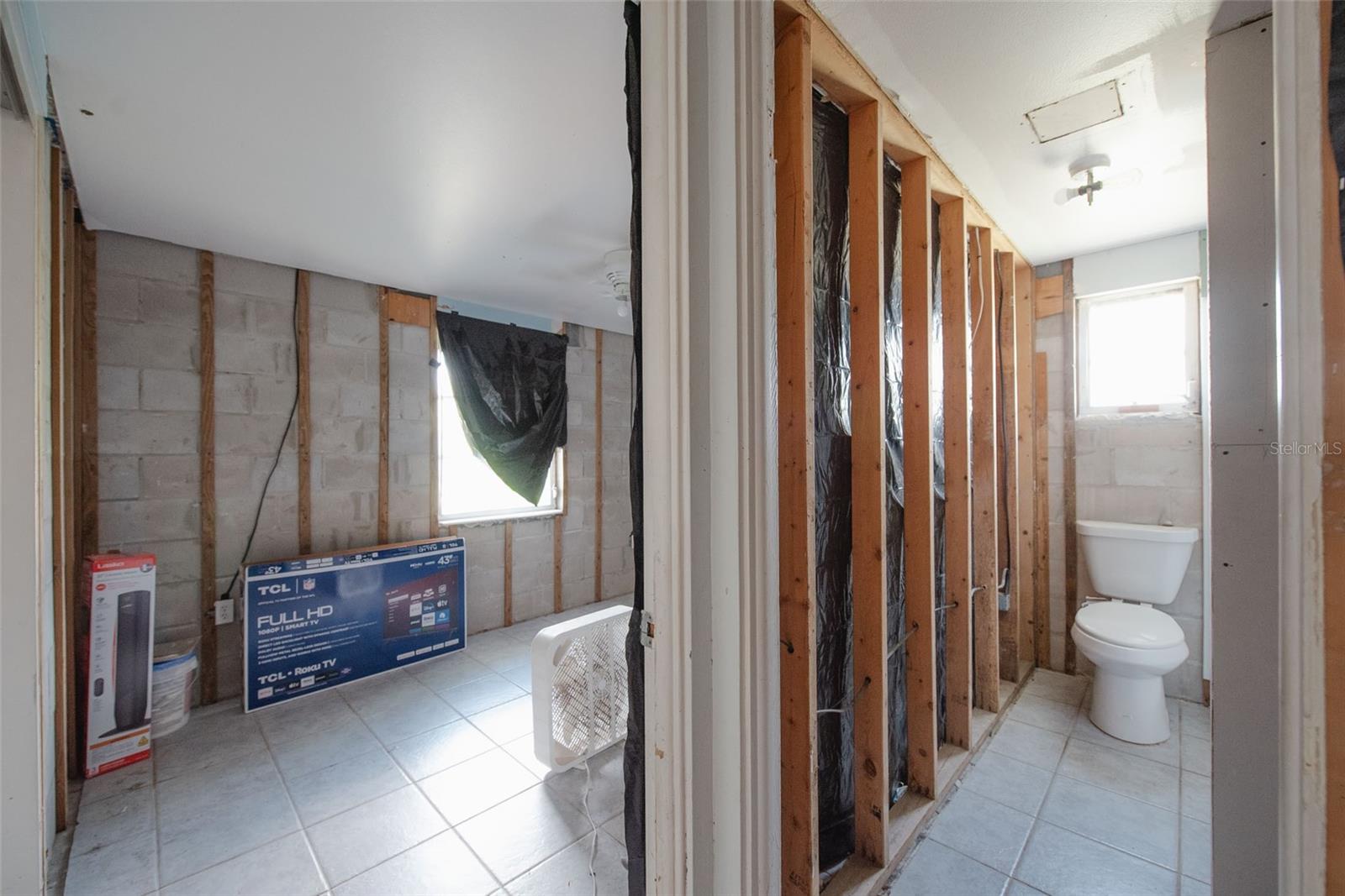 Image 11 of 27 For 10452 Raymond Street