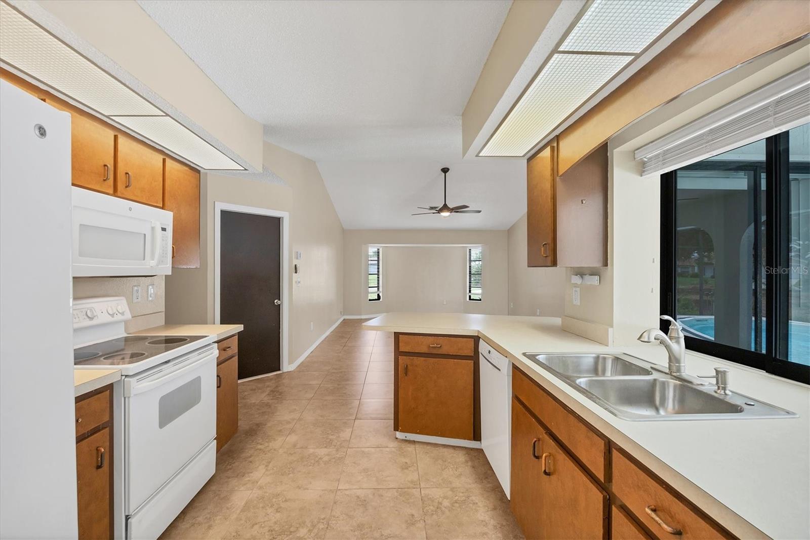 Image 16 of 51 For 5412 Ulysses Street