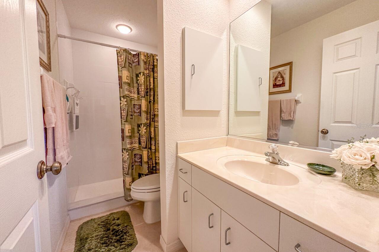 Image 15 of 47 For 9900 Fiddlers Green Circle 239