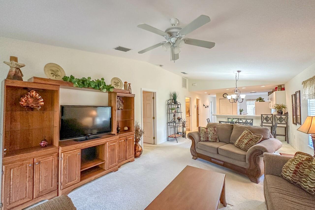 Image 17 of 47 For 9900 Fiddlers Green Circle 239