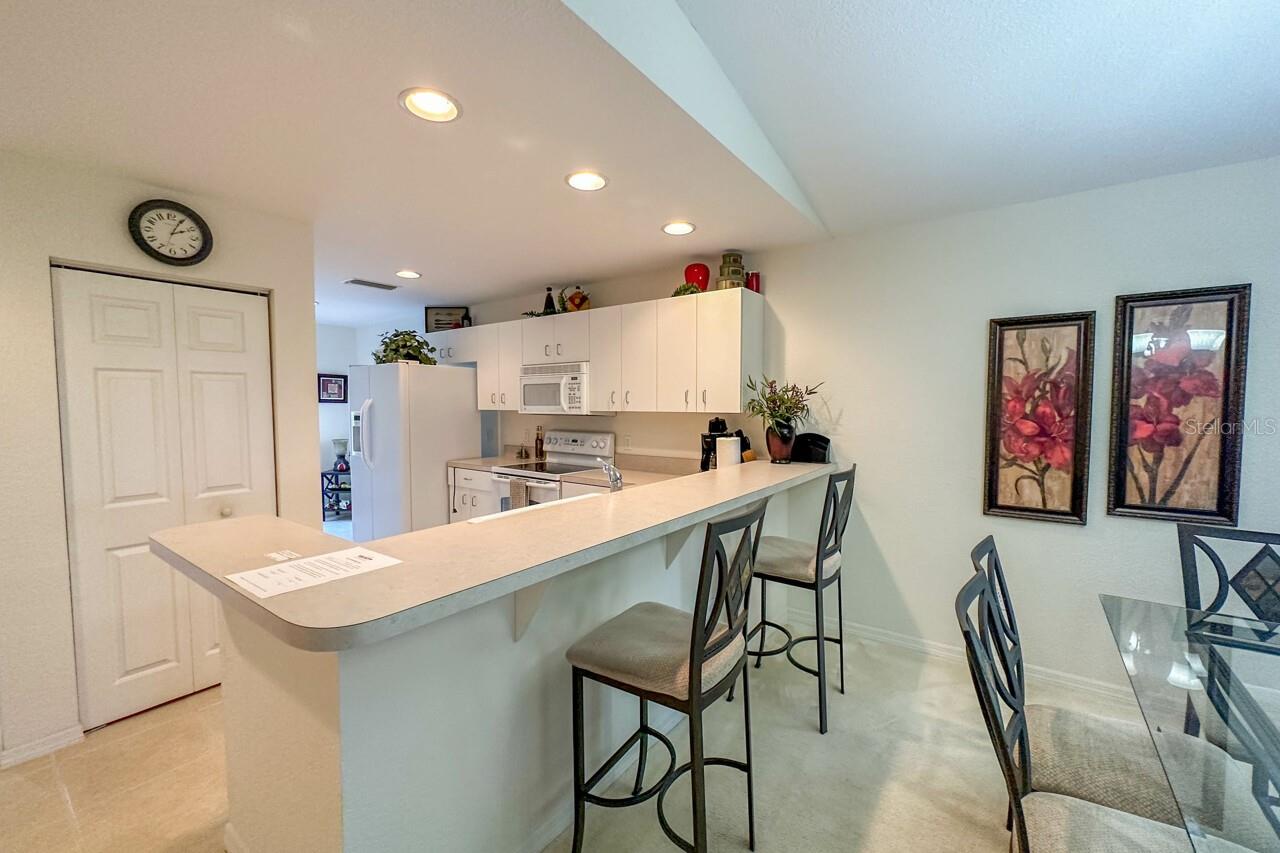 Image 21 of 47 For 9900 Fiddlers Green Circle 239
